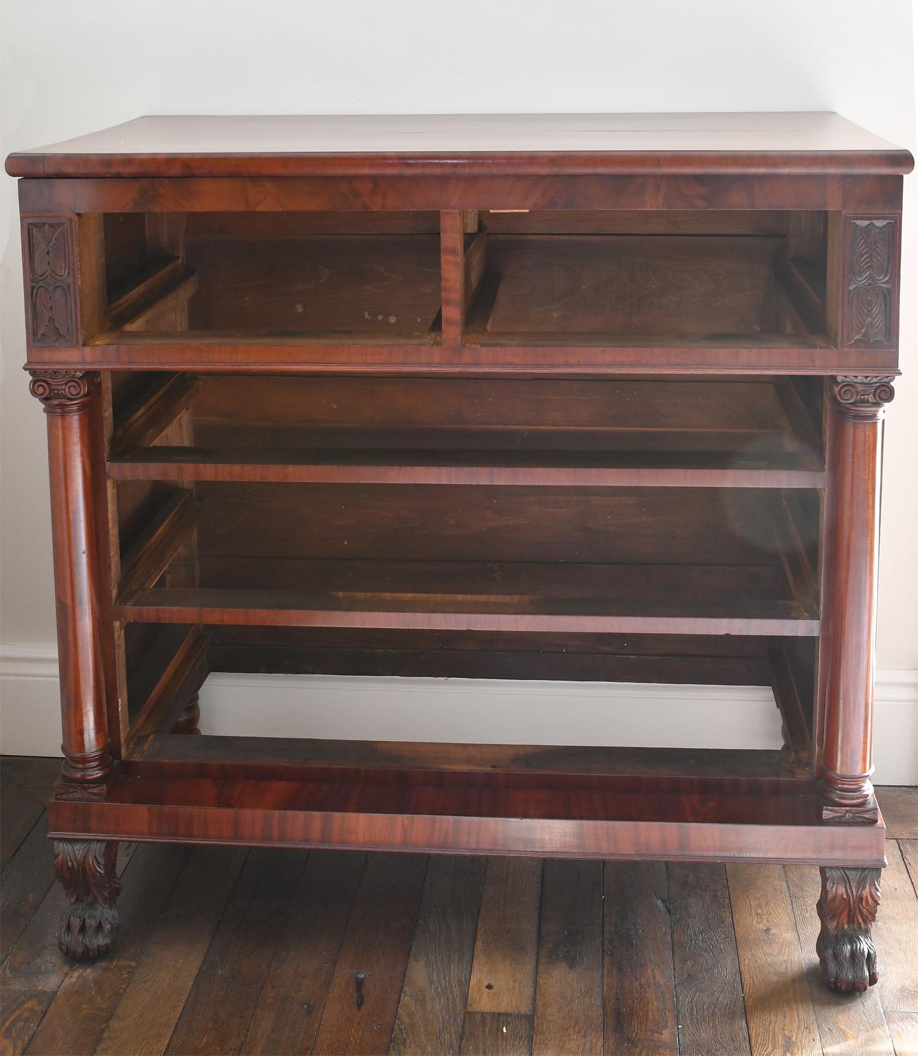 Philadelphia Federal Chest of Drawers in Mahogany, American, circa 1815 5