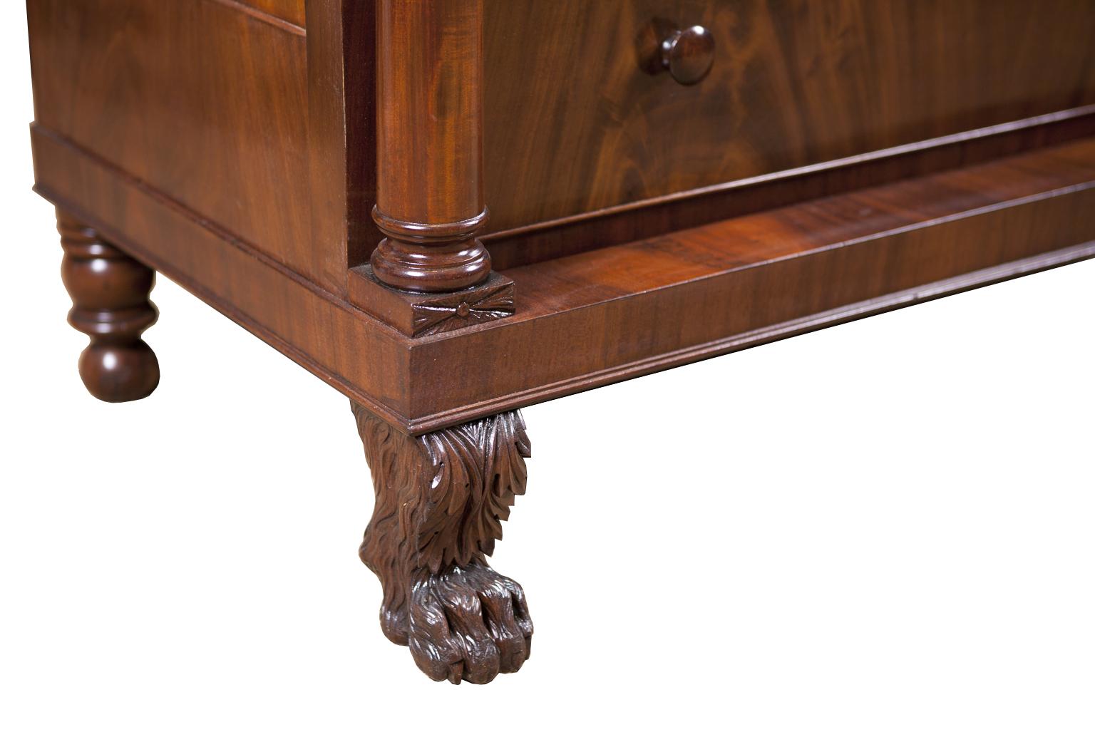 Polished Philadelphia Federal Chest of Drawers in Mahogany, American, circa 1815