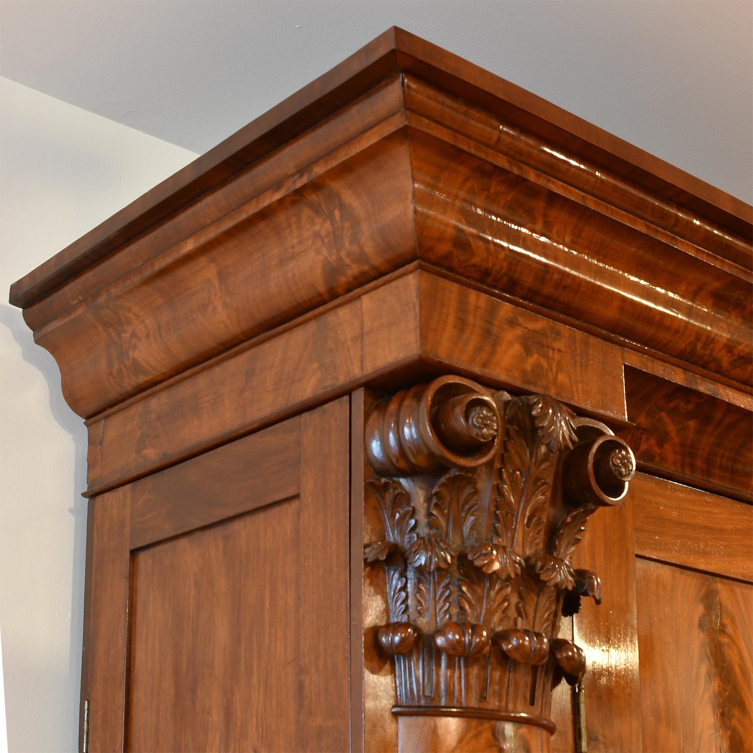 Armoire fédérale de Philadelphie en acajou des Antilles, vers 820 en vente 4