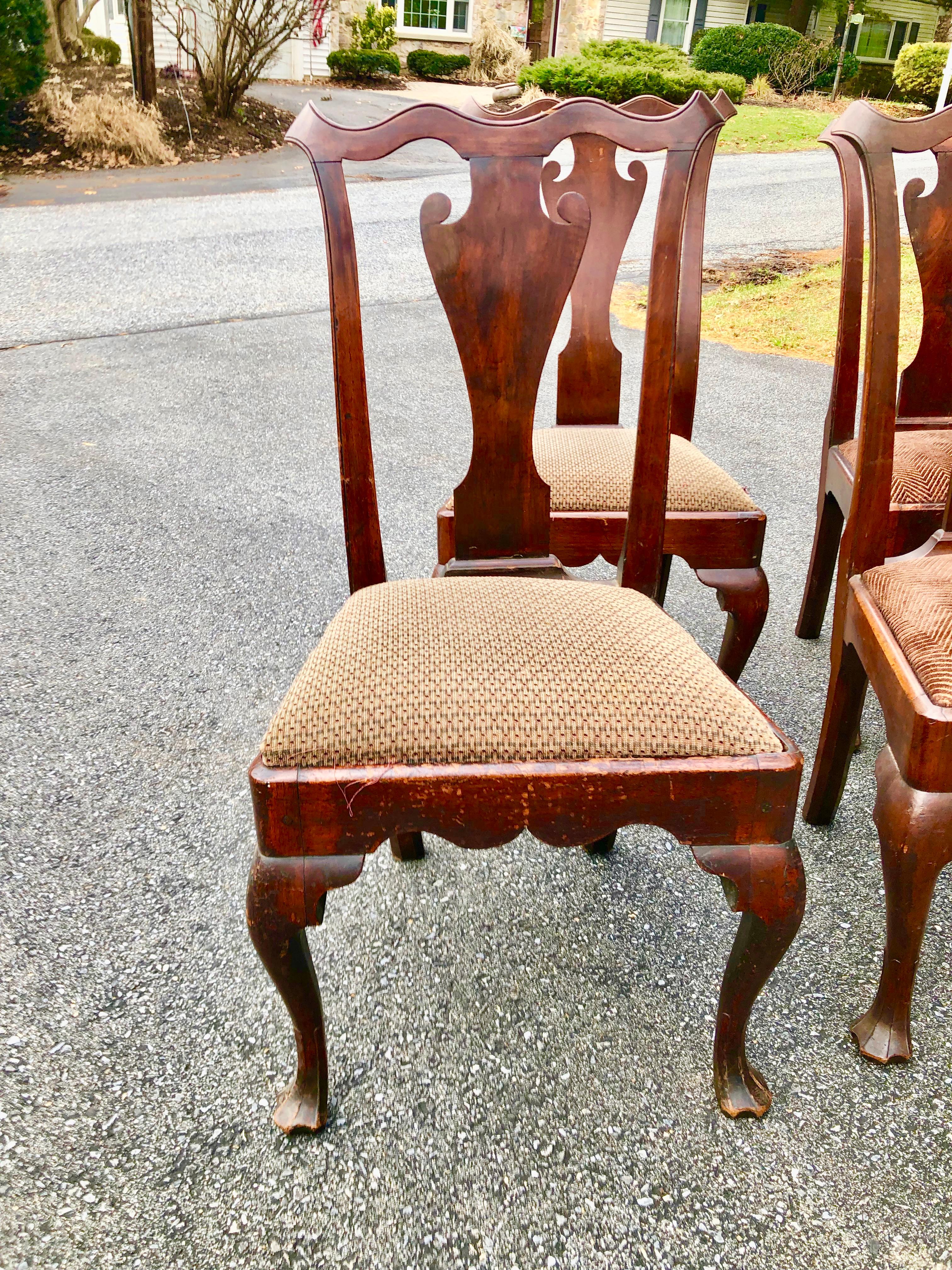 American Philadelphia Queen Ann Chairs Walnut 18th Century Savery Type Set of Four For Sale