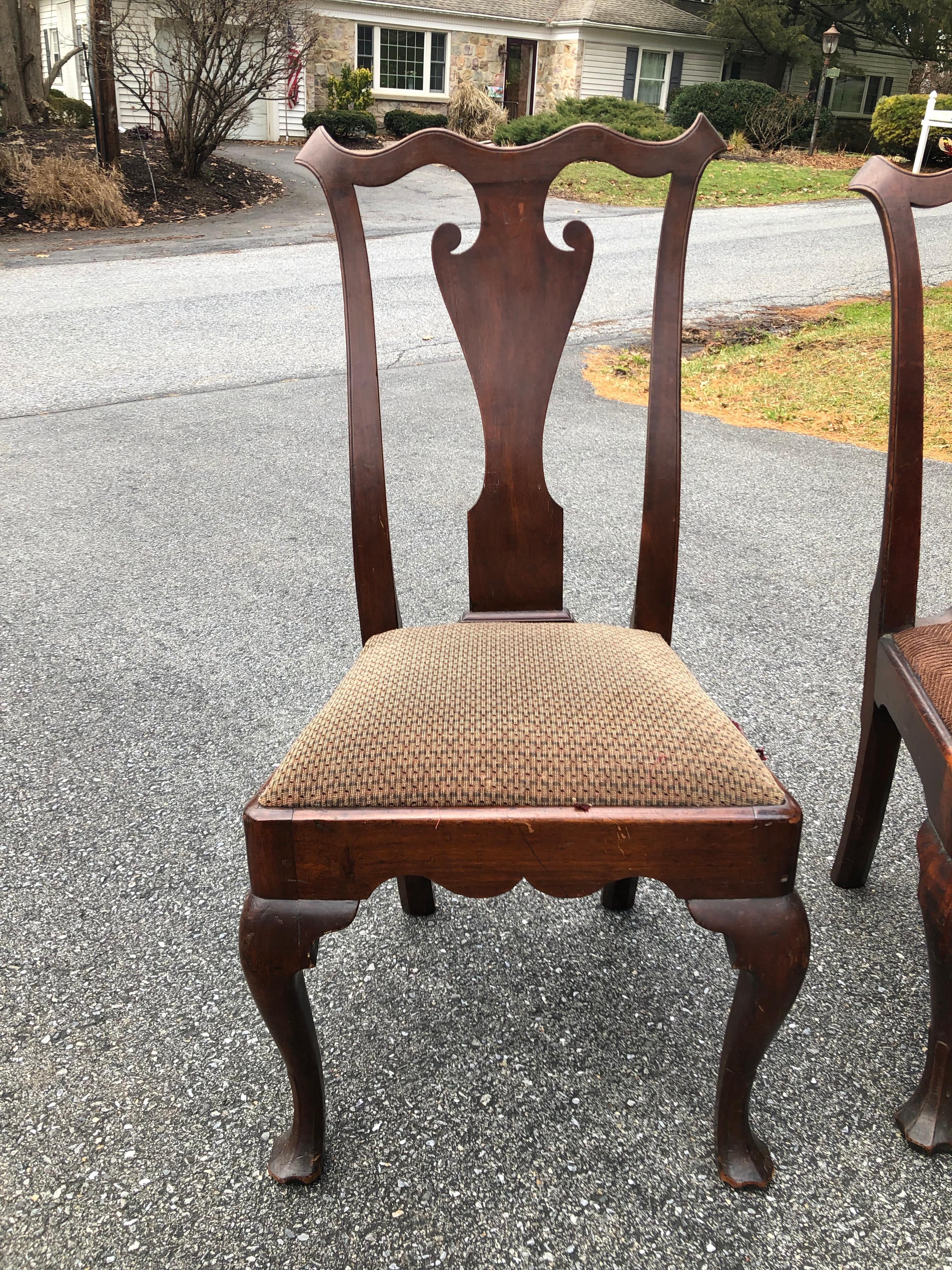 Mid-18th Century Philadelphia Queen Ann Chairs Walnut 18th Century Savery Type Set of Four For Sale