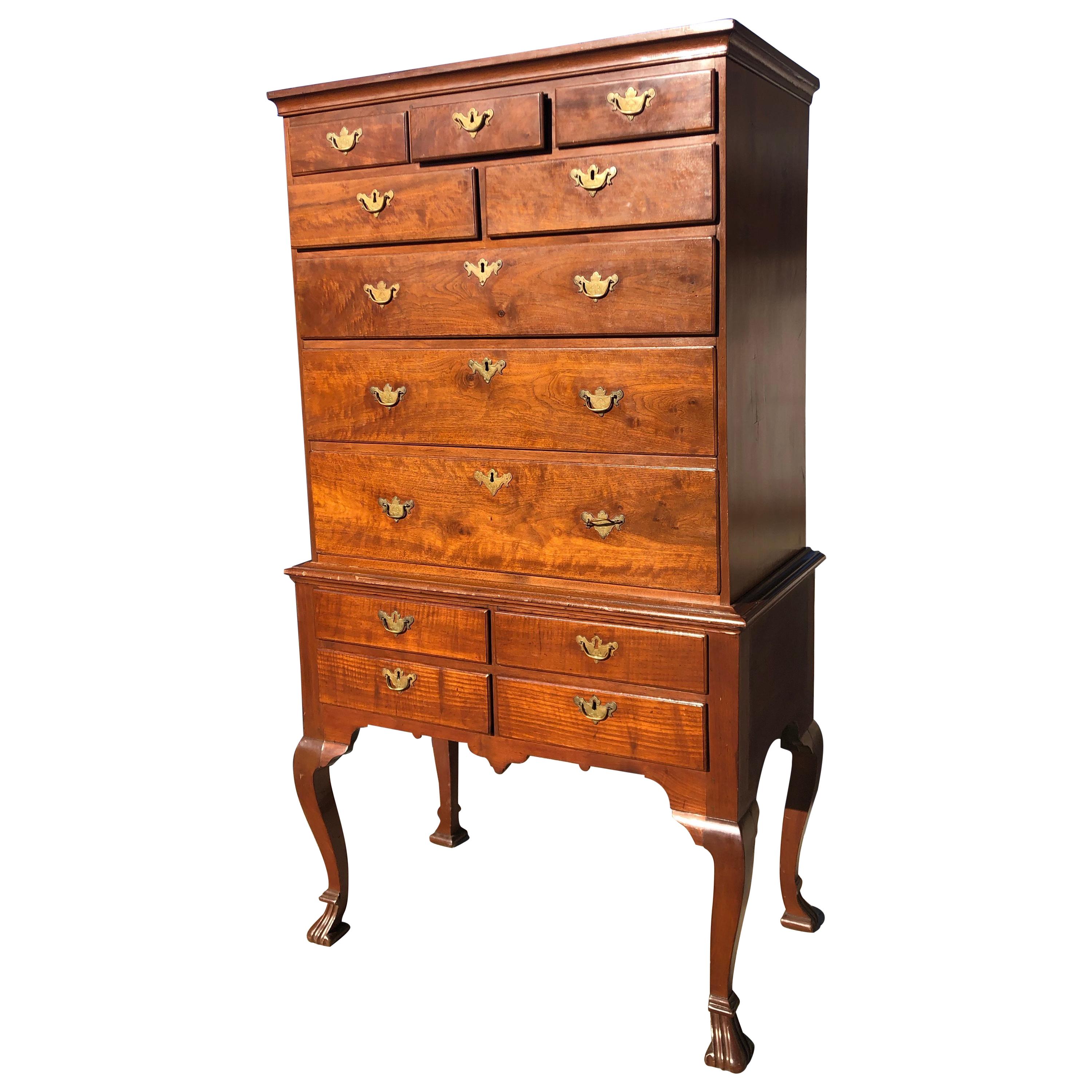 Philadelphia Queen Ann Highboy with Spanish Feet Made of Walnut 18th Century For Sale