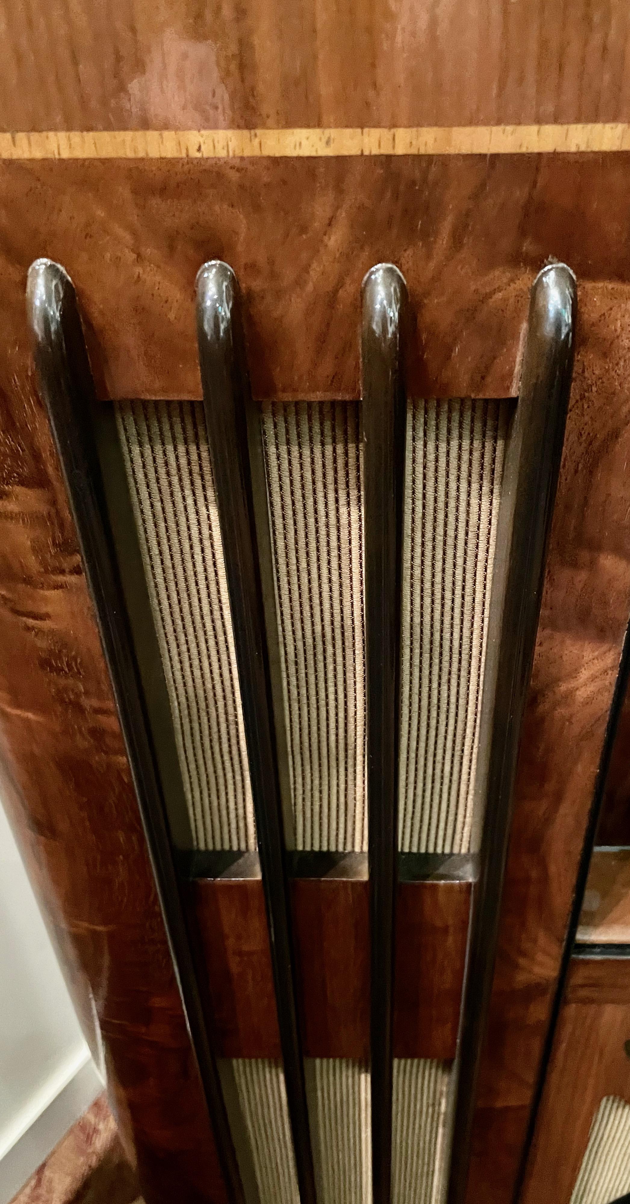Philco 38-690 Super 'Hi-Fi' Console Radio 1938 Bluetooth In Good Condition In Oakland, CA