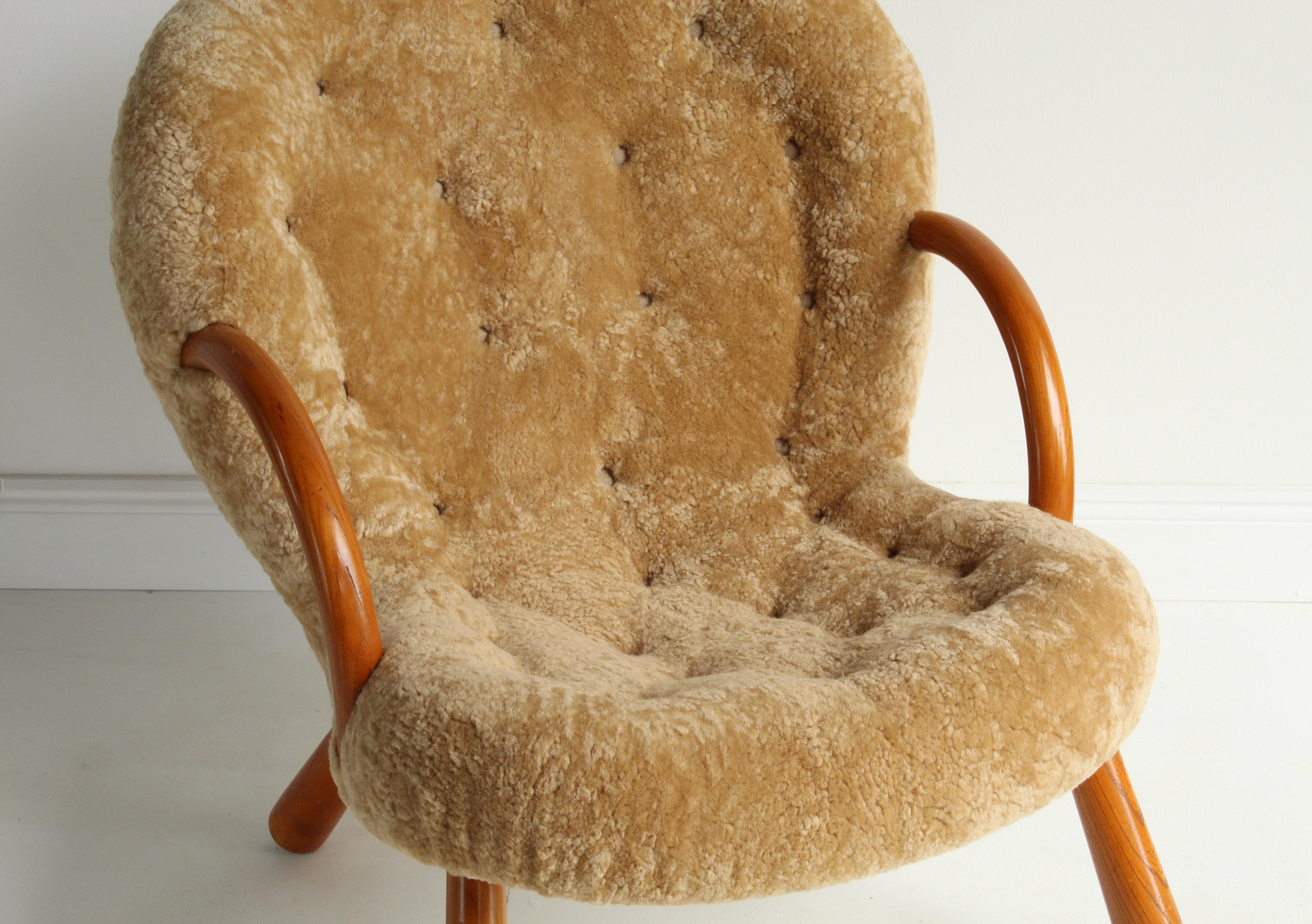 Philip Arctander, Clam Armchair Beige Lambskin and Stained Beech, Denmark, 1940s 5