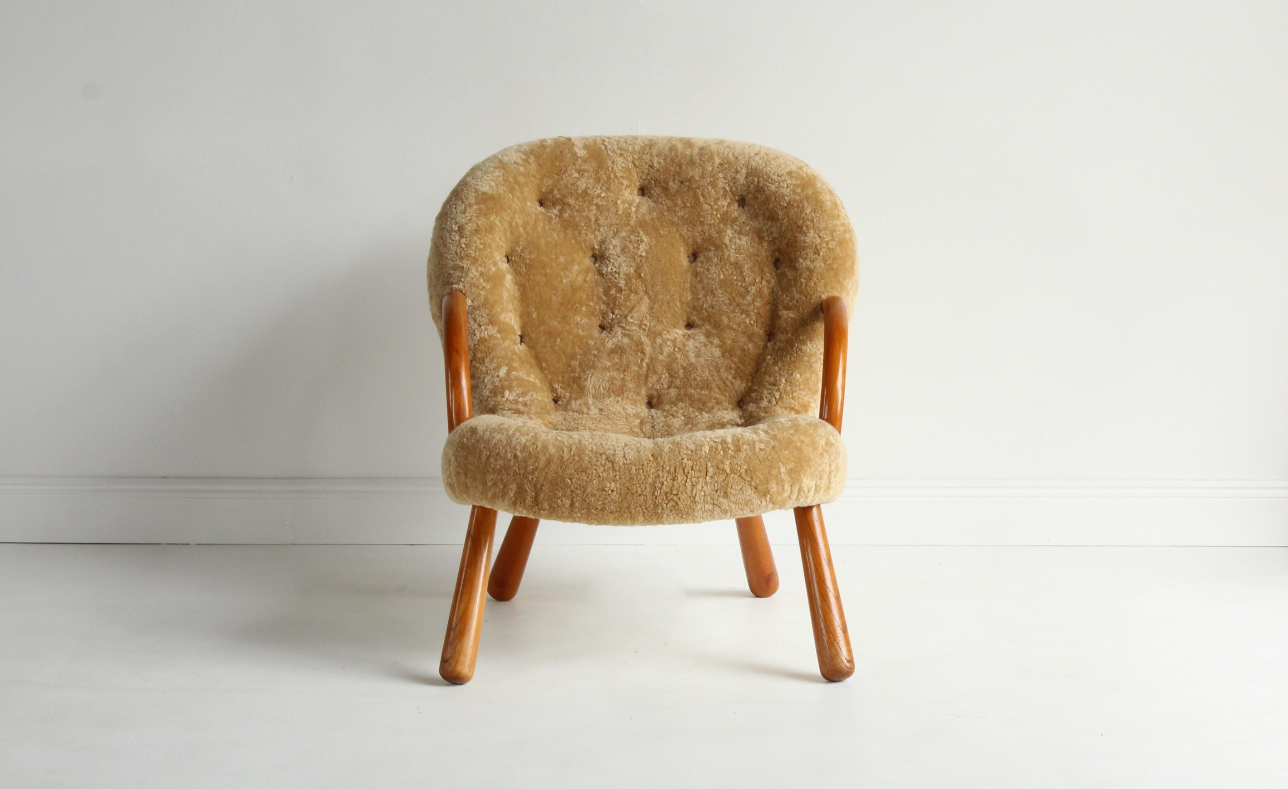 Mid-20th Century Philip Arctander, Clam Armchair Beige Lambskin and Stained Beech, Denmark, 1940s