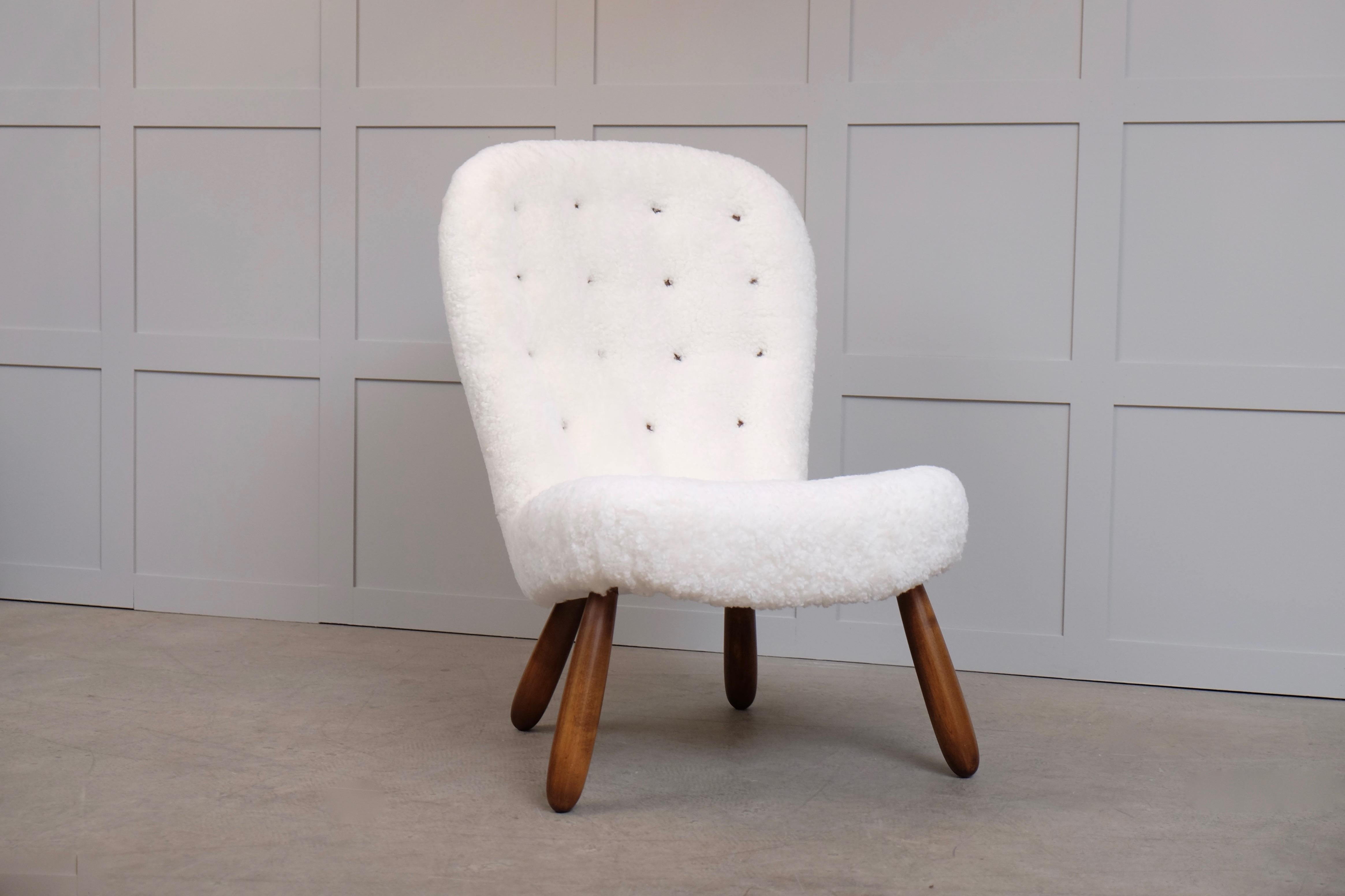 Sheepskin Arnold Madsen 'Clam Chair' produced by Madsen & Schubell, 1950s For Sale