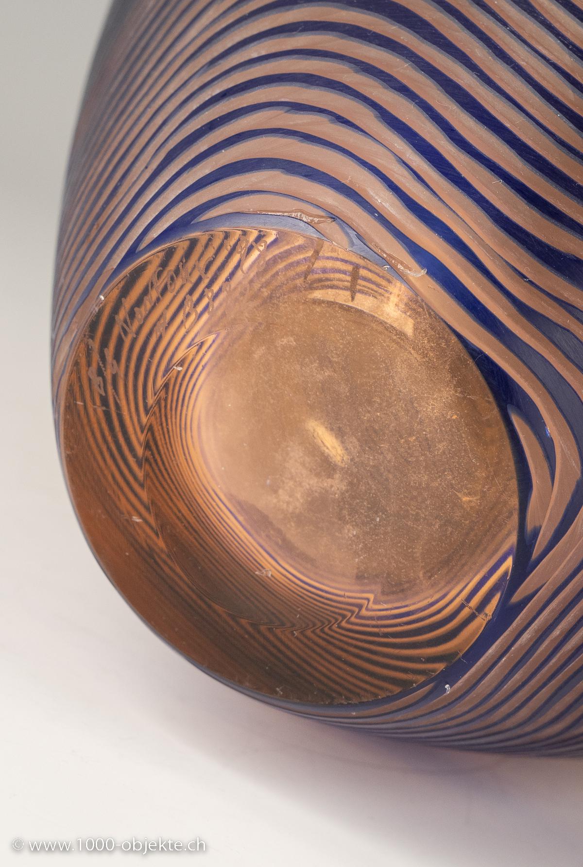 Philip Baldwin, Monica Guggisberg, jarrón battuto único en venta 1