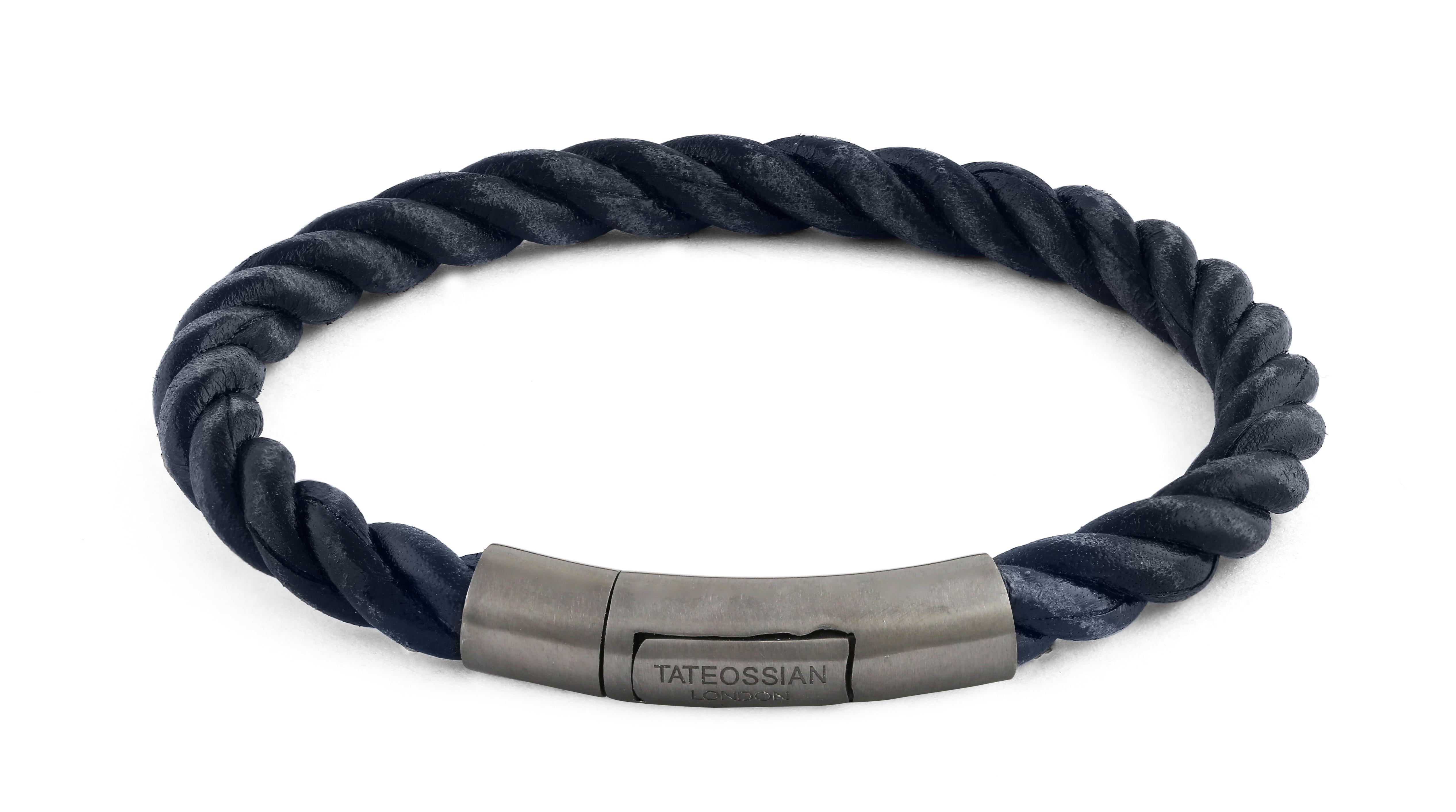 Italian leather has been expertly braided into this twisted retro looking style. The chunky bracelet has been finished with our sleek, satin finish clasp in black rhodium plated sterling silver.
Available in medium (18cm) inner circumference.