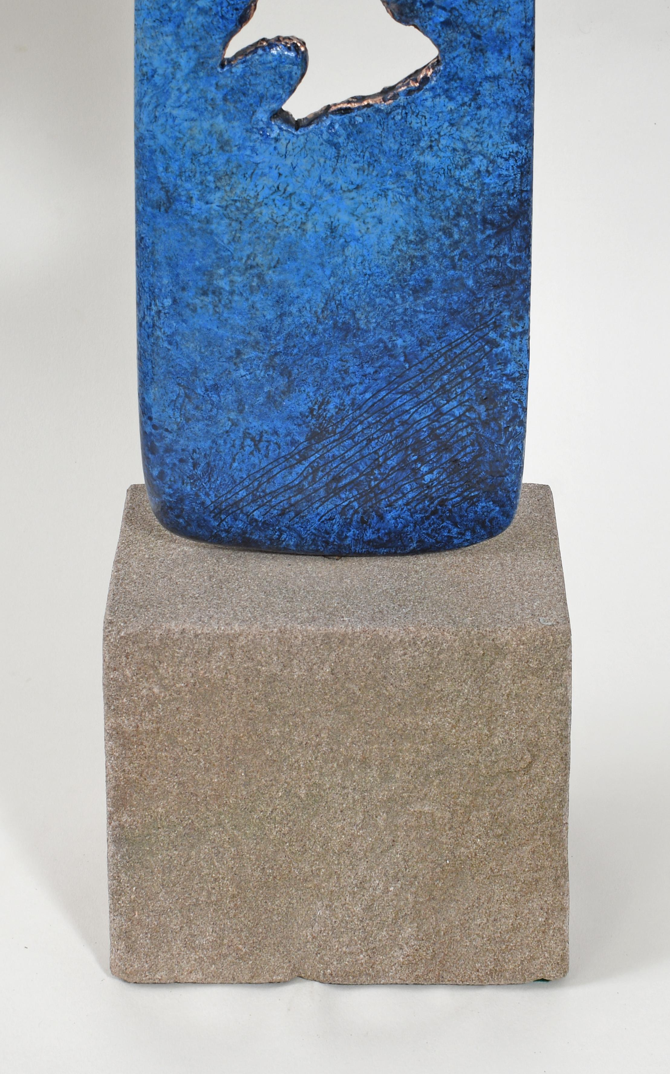 Escultura contemporánea británica de Philip Hearsey - Ancient Witness en venta 4