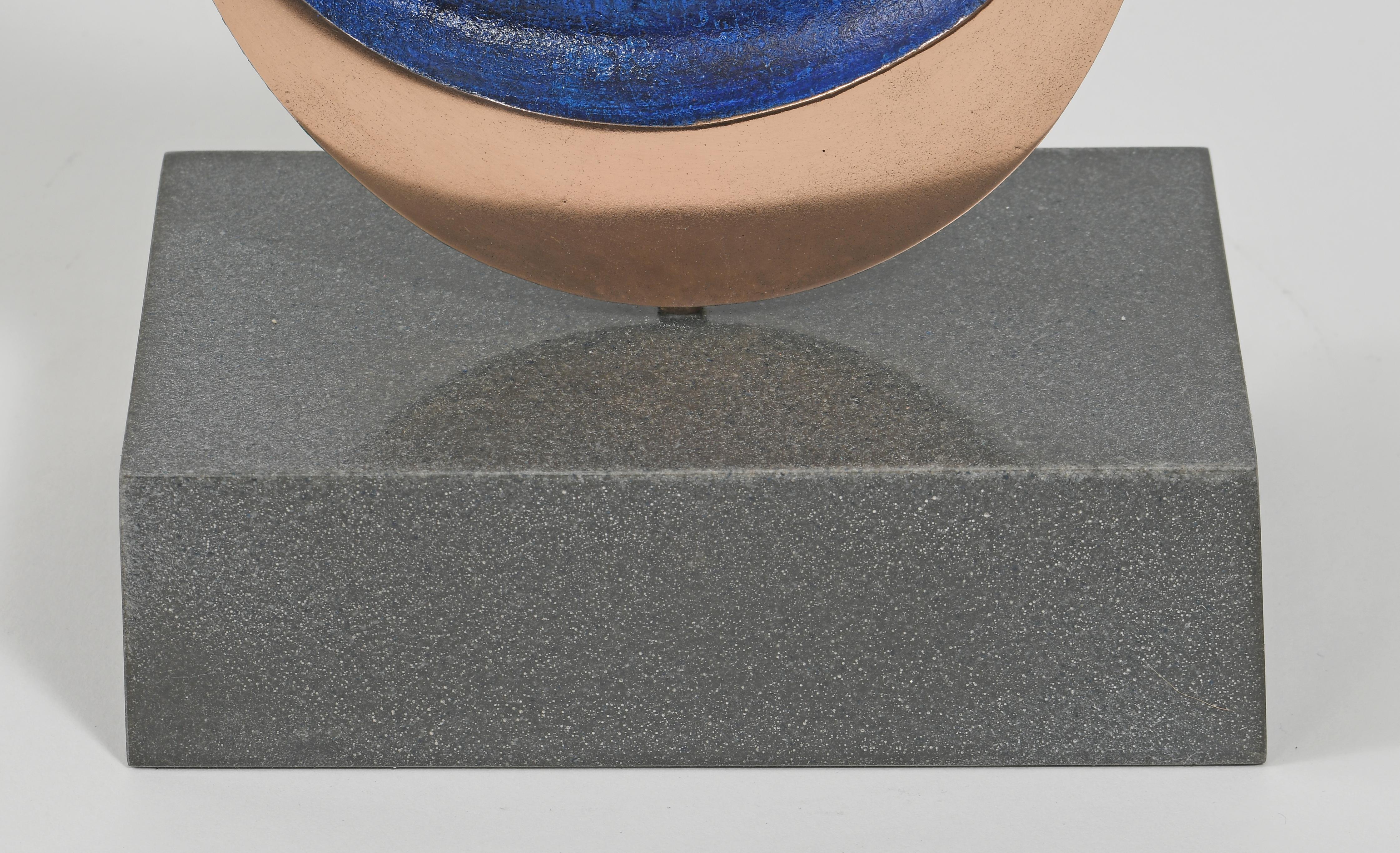 Britische zeitgenössische Bildhauerei von Philip Hearsey - Anphalos III im Angebot 2