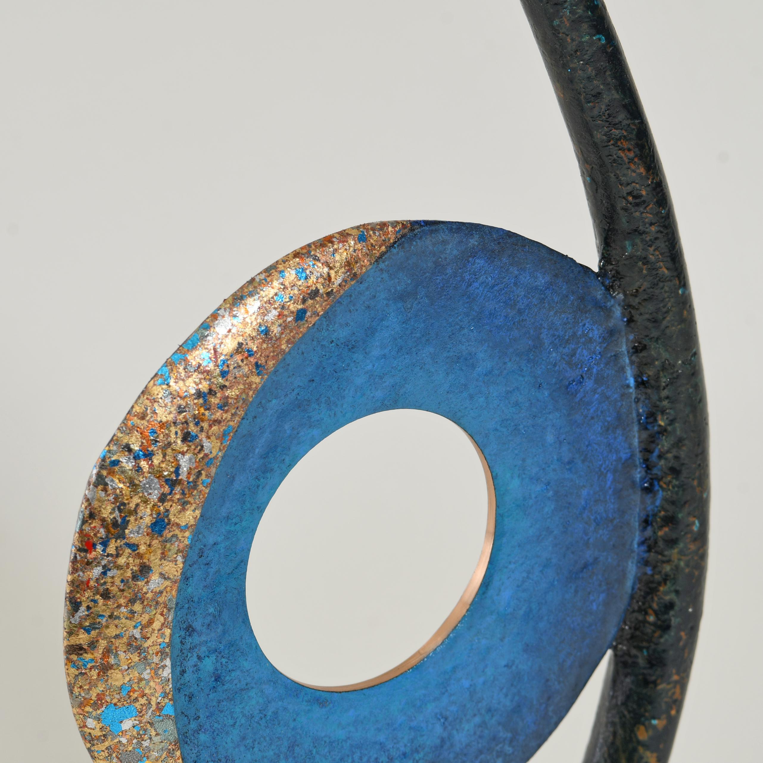 Scultura contemporanea britannica di Philip Hearsey - Nightwalk VI in vendita 2