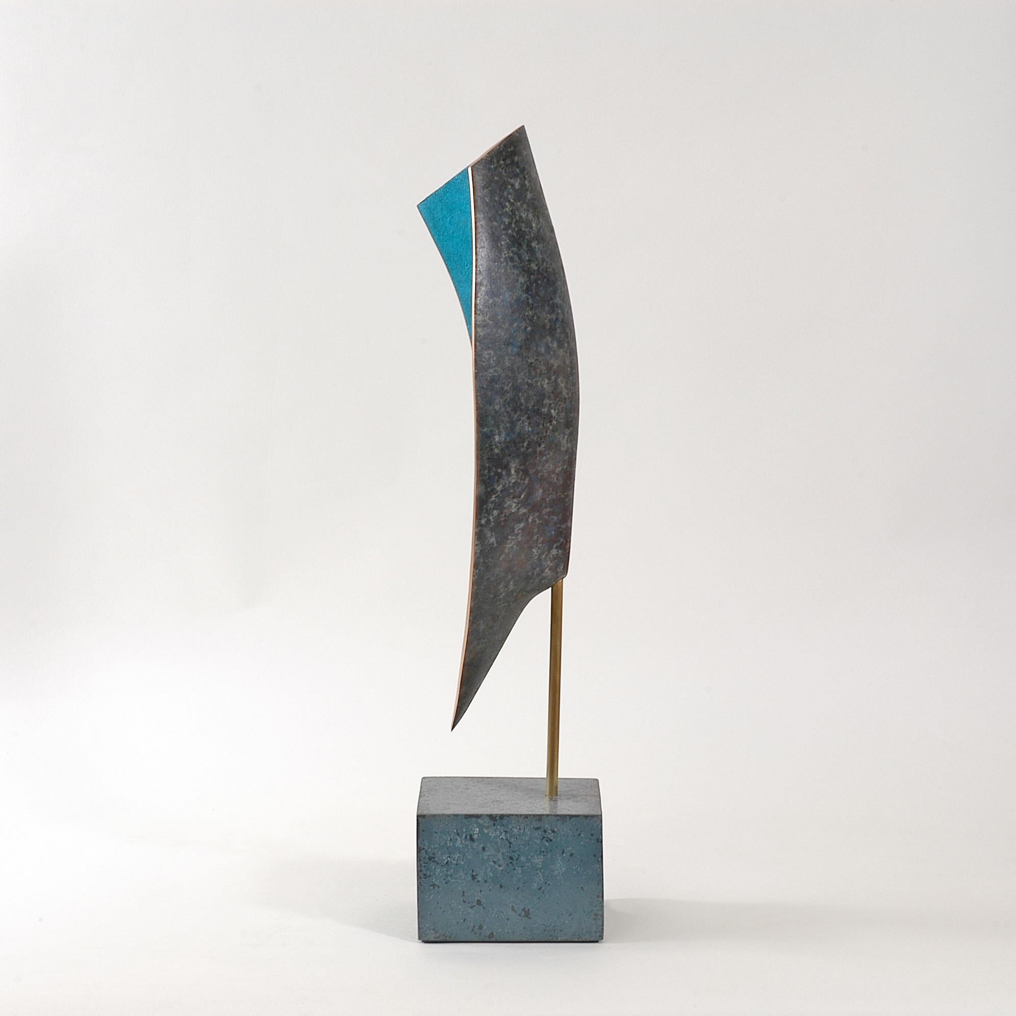 British Contemporary Sculpture by Philip Hearsey - Looking Both Ways For Sale 2