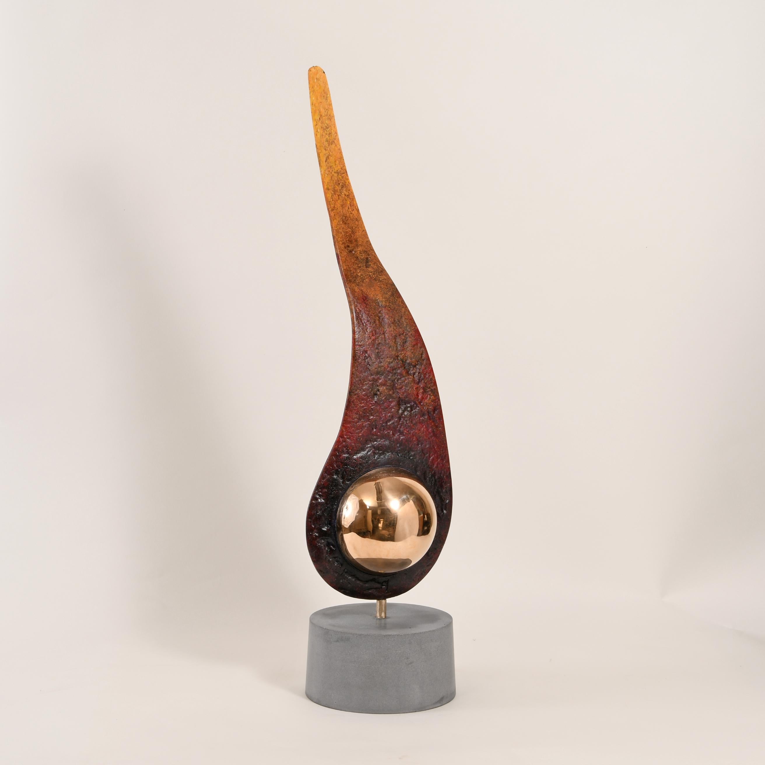 Scultura contemporanea britannica di Philip Hearsey - Marking Time II in vendita 3