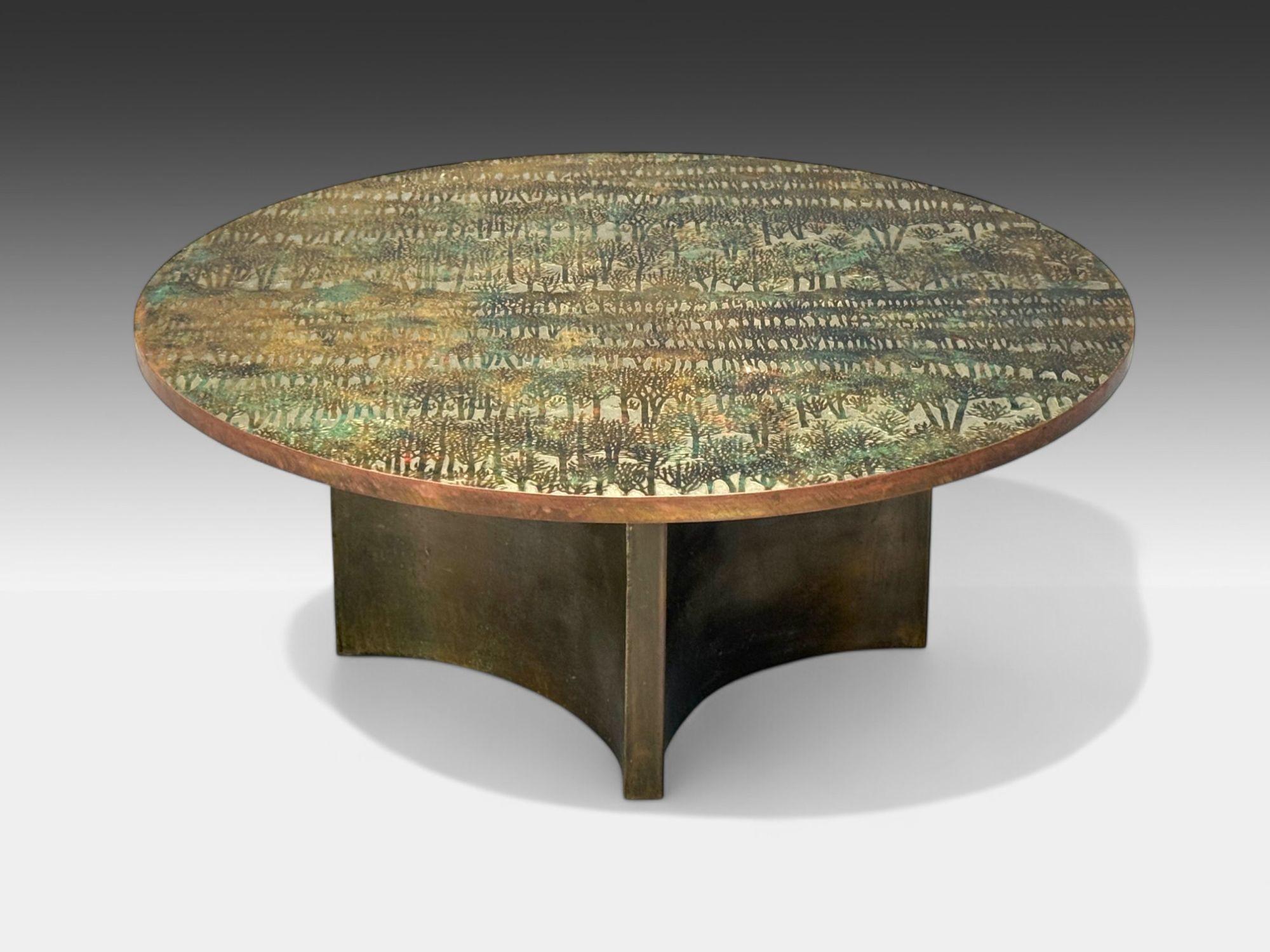 Philip and Kelvin LaVerne, table basse en bronze, forêt éternelle, États-Unis, années 1960

Rare table basse en bronze, étain et émail, gravé à l'acide, patiné et polychromé, avec le motif répétitif 