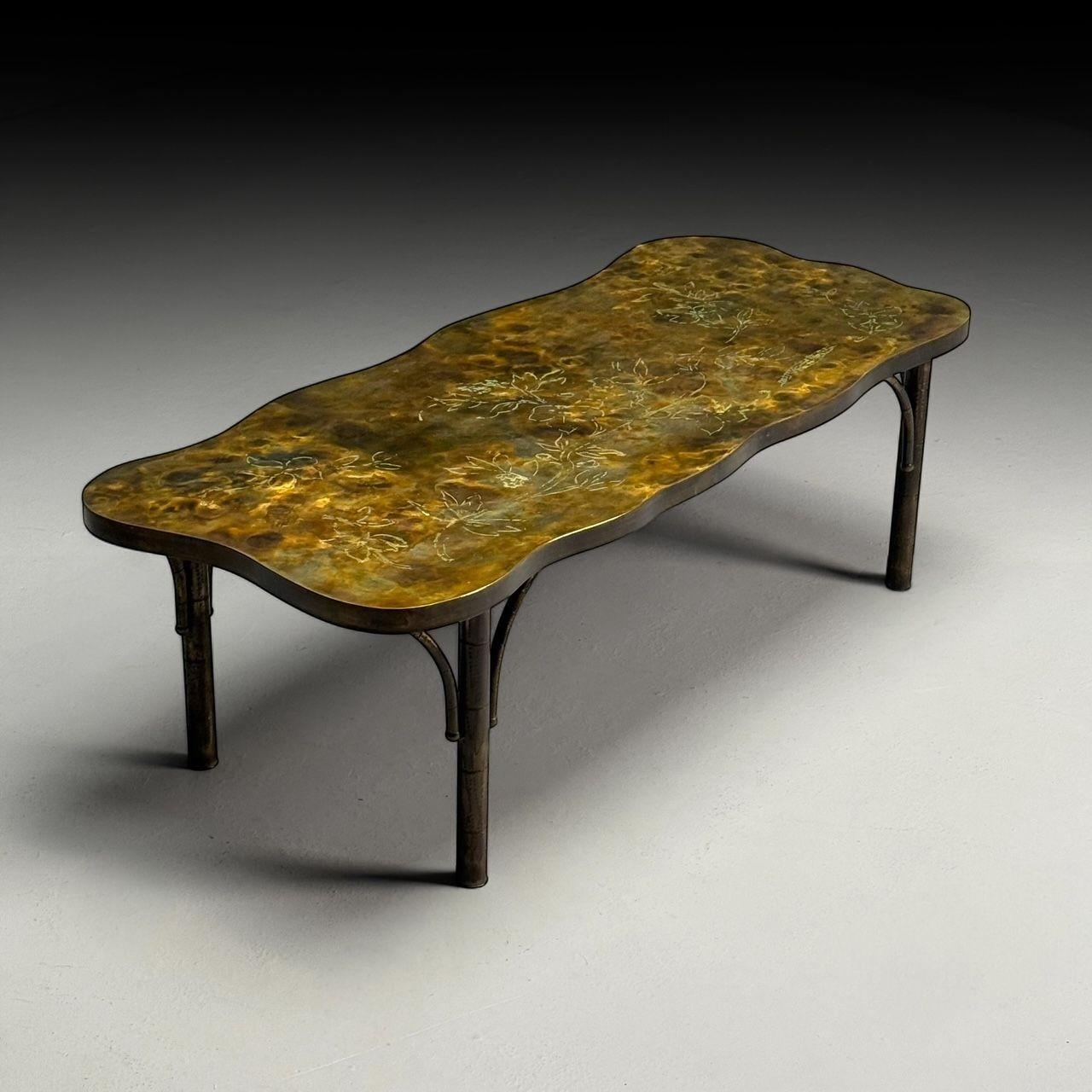 Philips & Kelvin LaVerne, table basse moderne du milieu du siècle, forme organique, motif floral de cornouiller, bronze, USA 1970

Voici une table basse unique en son genre, conçue par Philip et Kelvin LaVerne aux États-Unis, vers le XXe siècle.