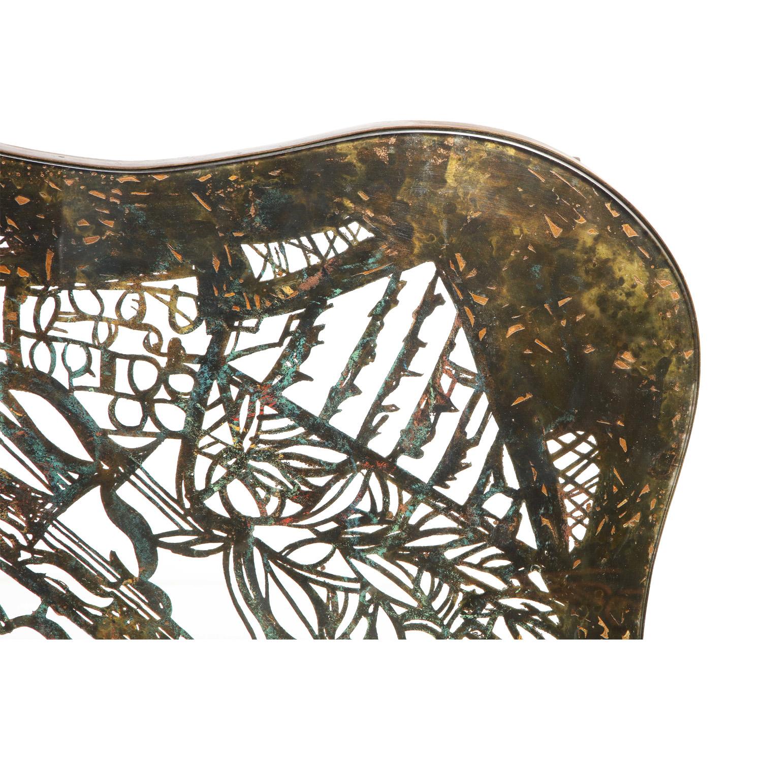 Philip & Kelvin LaVerne Seltener Couchtisch „Viola“ aus durchbrochener Bronze 1960er Jahre (Signiert) im Zustand „Hervorragend“ im Angebot in New York, NY
