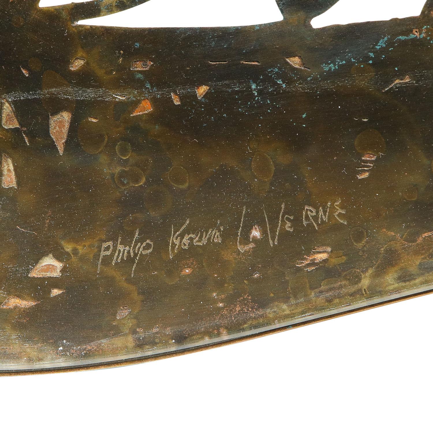 Philip & Kelvin LaVerne Seltener Couchtisch „Viola“ aus durchbrochener Bronze 1960er Jahre (Signiert) (Mitte des 20. Jahrhunderts) im Angebot