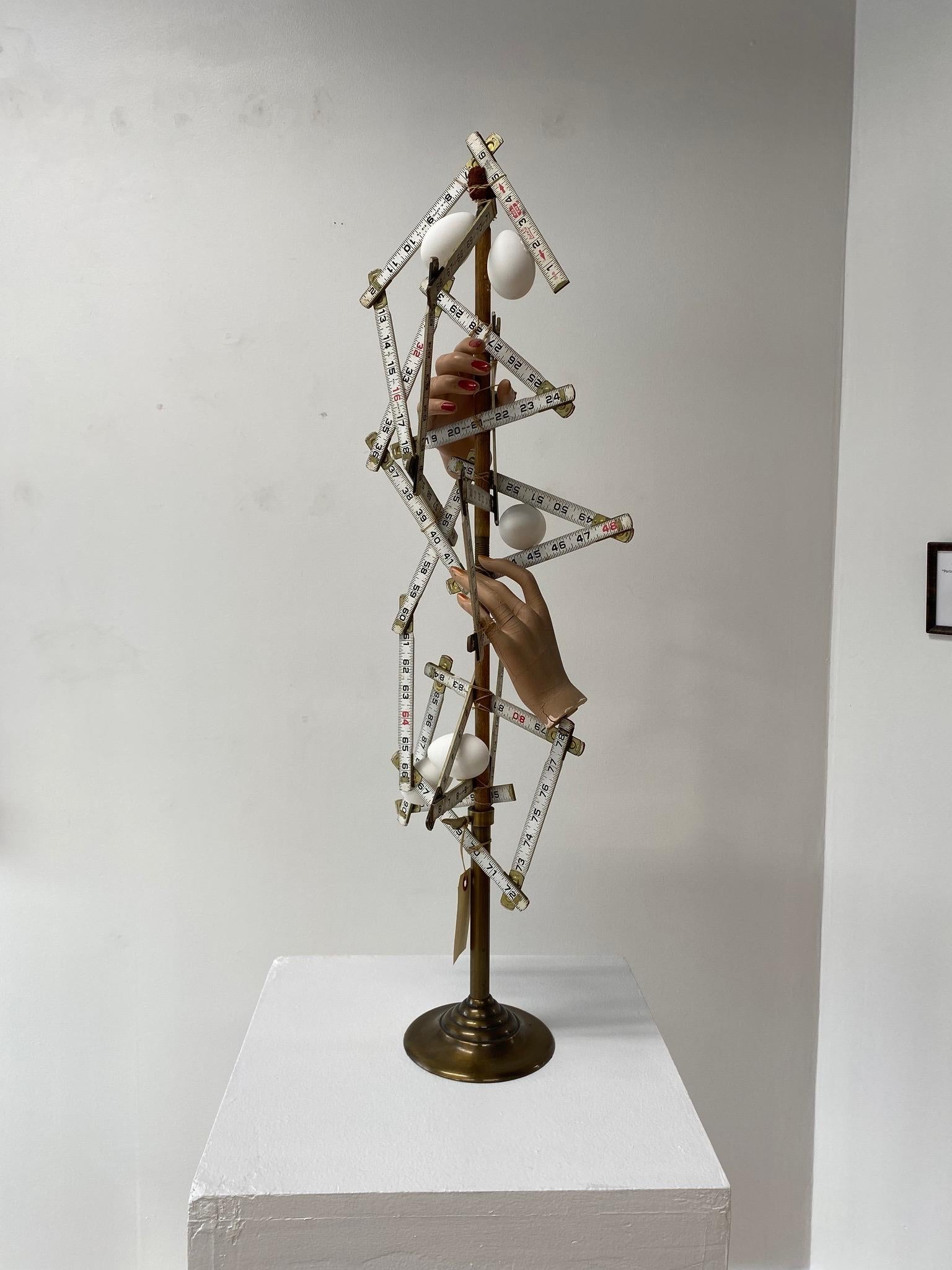 Escultura surrealista contemporánea figurativa de técnica mixta Objeto encontrado estadounidense - Sculpture Surrealista de Philip Kuznicki