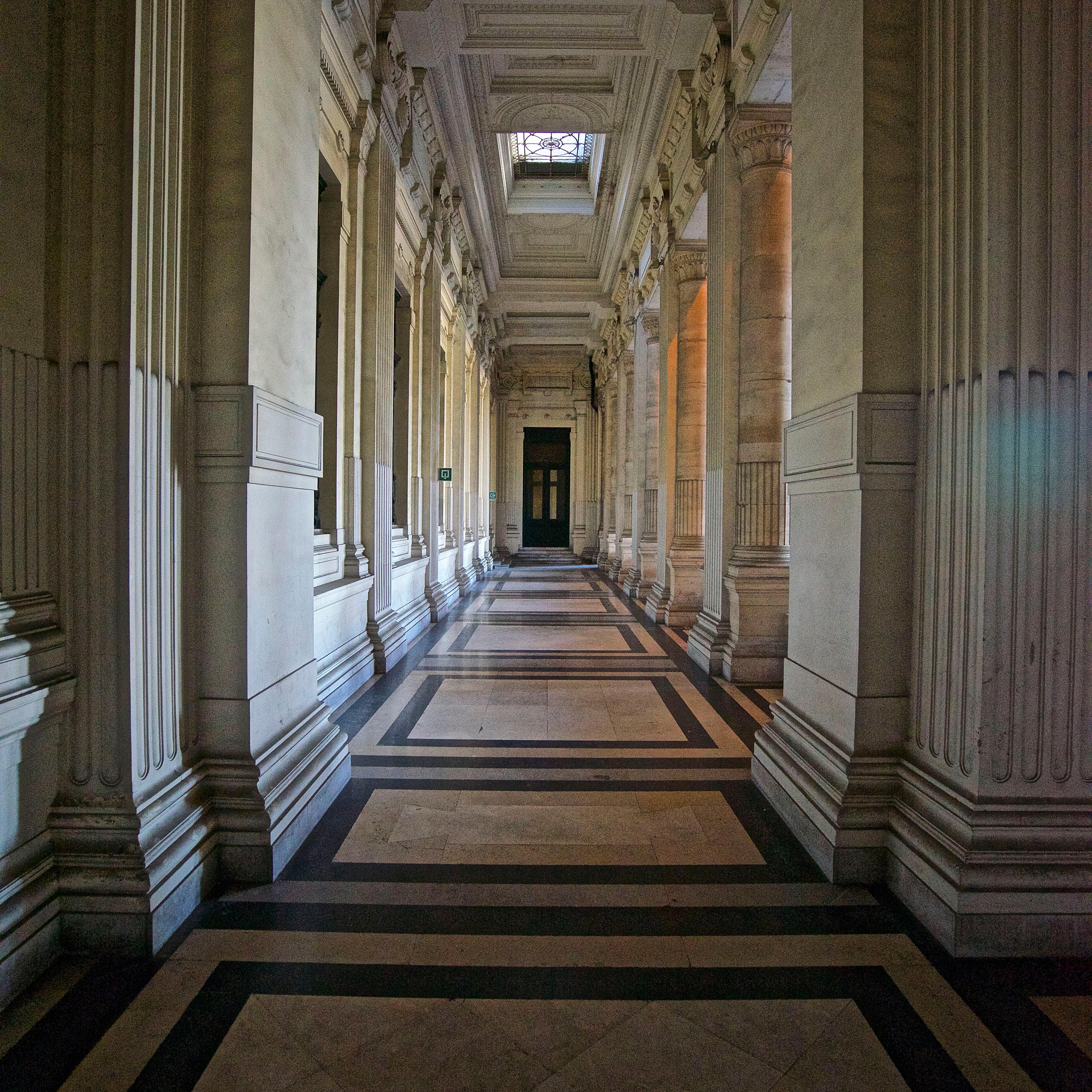 Philip Shalam Abstract Photograph - PALAIS DE JUSTICE, BRUSSELS - CONTEMPORARY PHOTOGRAPHY - COLOUR PHOTOGRAPH