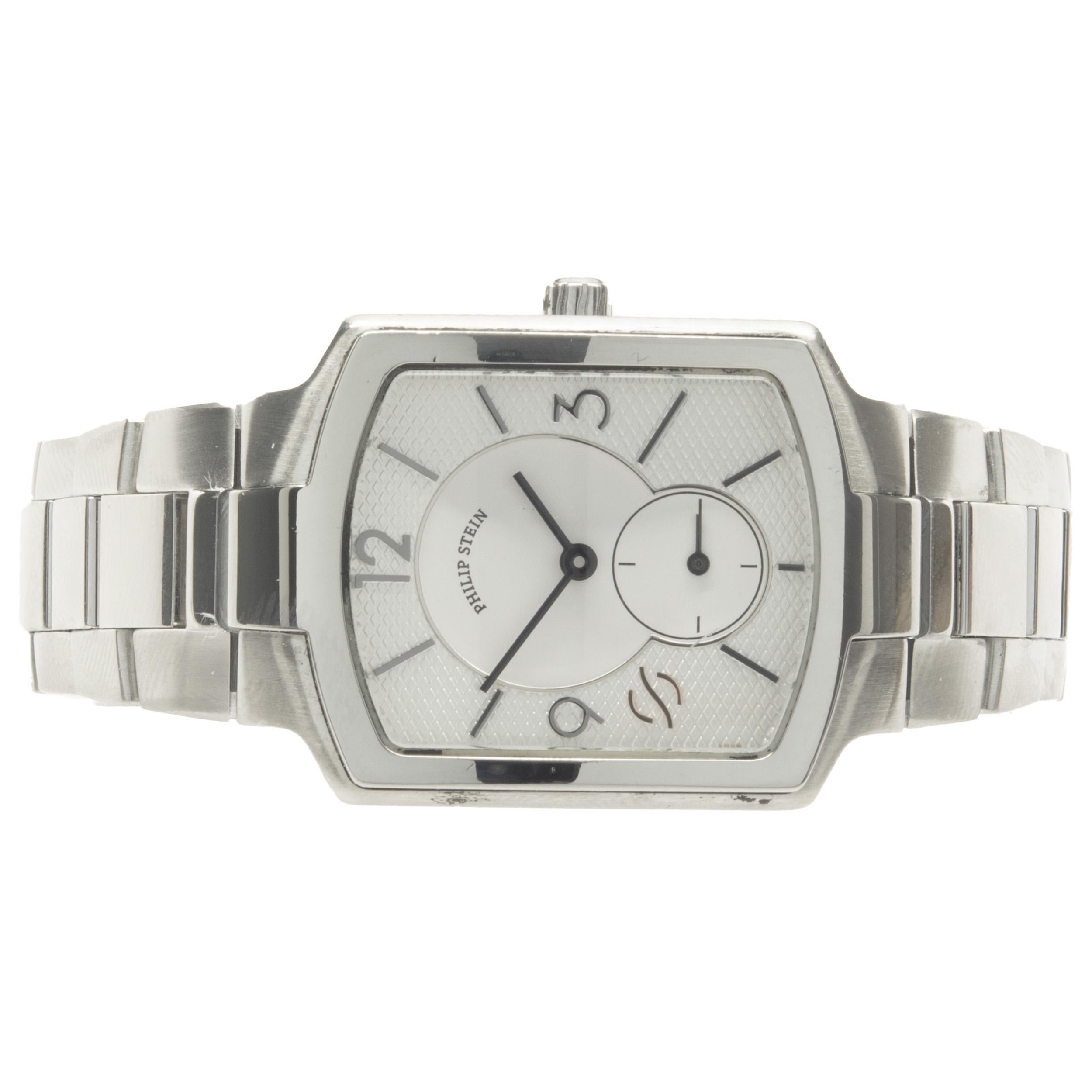 Movement: quartz
Function: hours, minutes
Case: 30.25mm stainless steel case with sapphire crystal, smooth bezel, stainless steel winding crowns, water resistant to 30 meters
Band: stainless steel, integrated clasp
Dial: white stick /