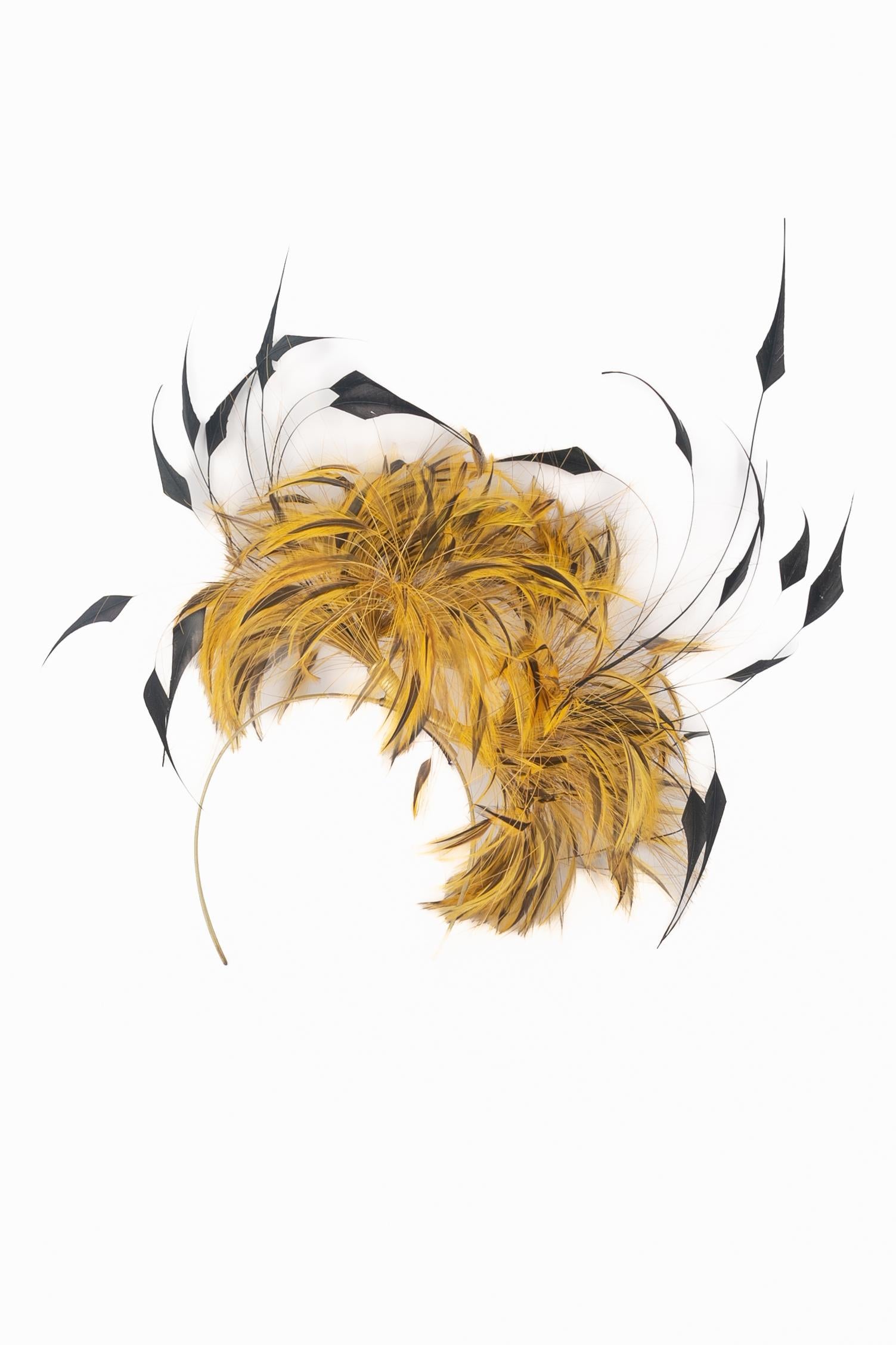 Marrone Gioielli di Philip Treacy in vendita