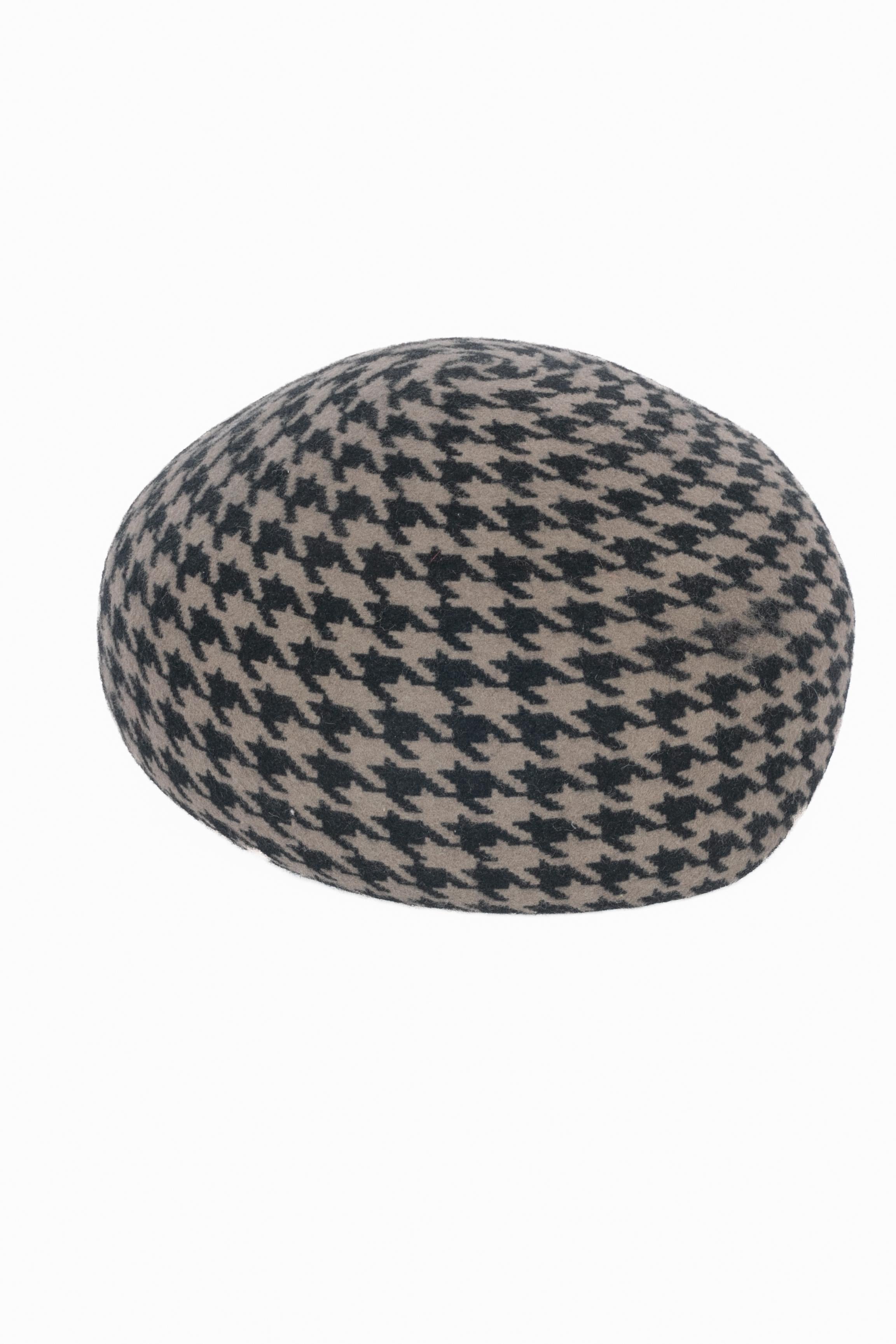 Marrone Cappello in pied de poule di Philip Treacy in vendita