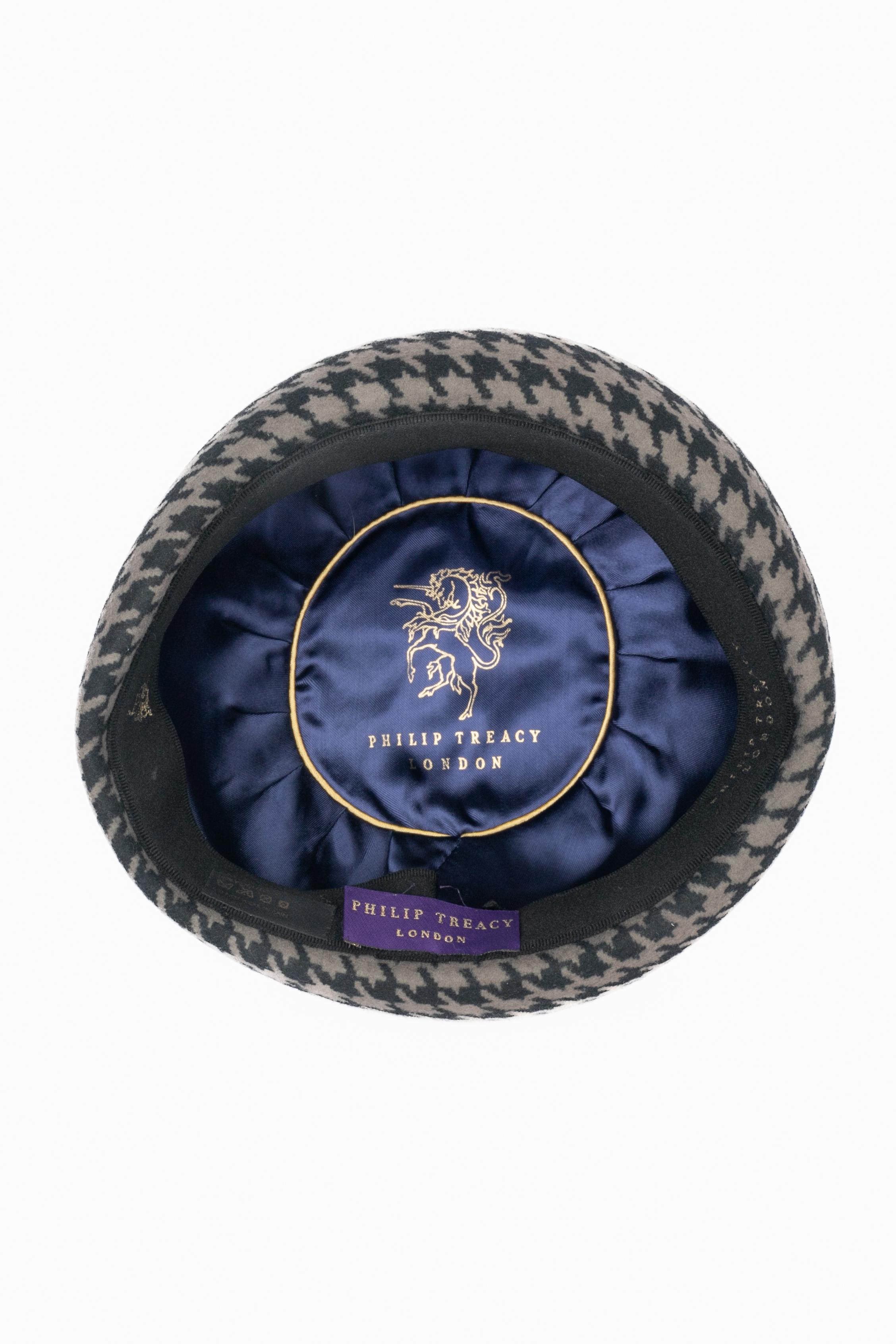 Cappello in pied de poule di Philip Treacy in vendita 2