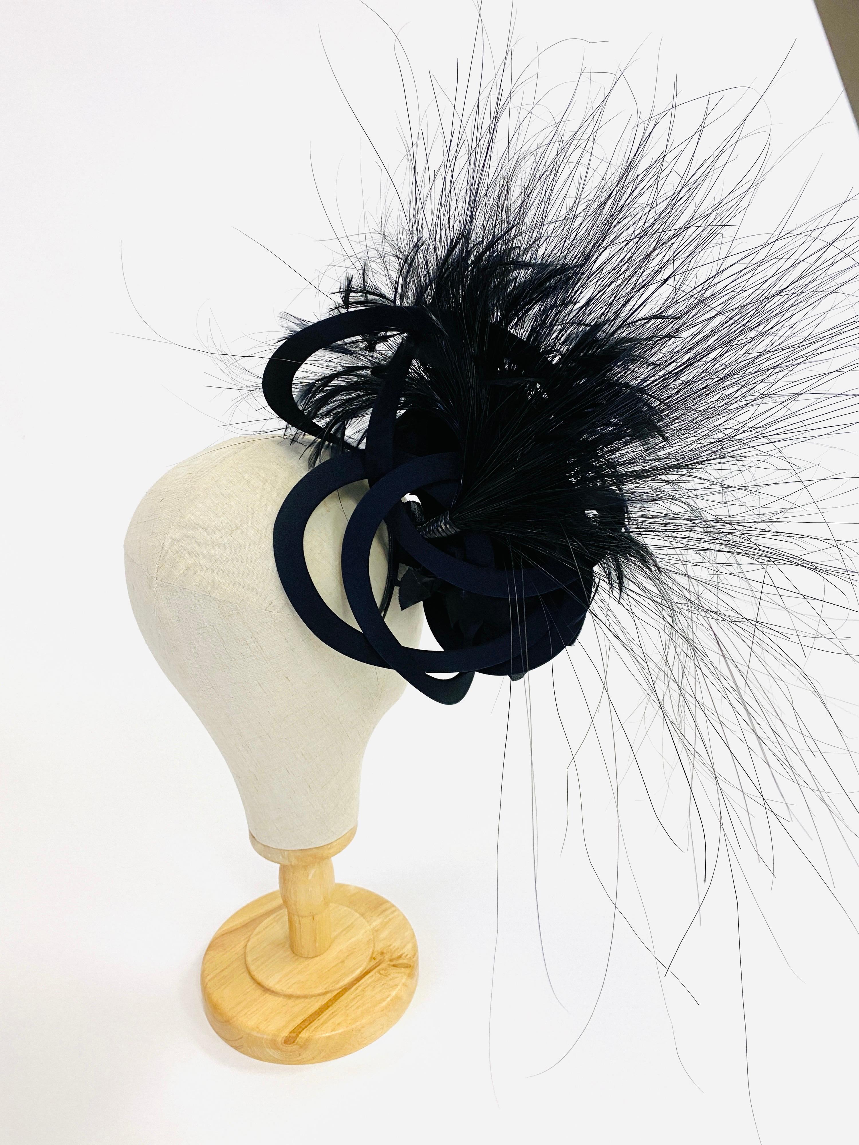 Philip Treacy Navy and Black Feather Sculptural Fascinator In Excellent Condition In Houston, TX