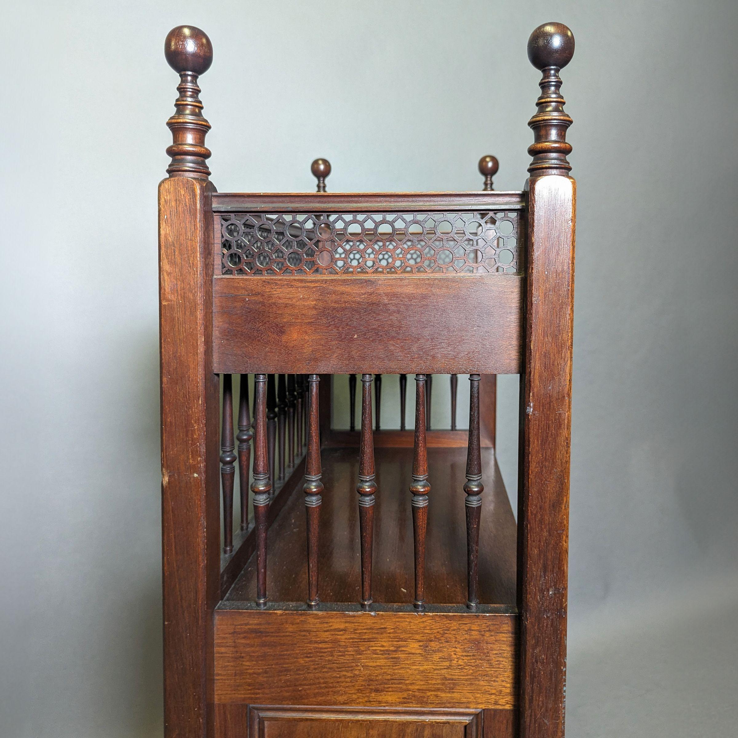 Philip Webb para Morris & Co, un raro soporte para partituras o folios. en venta 4