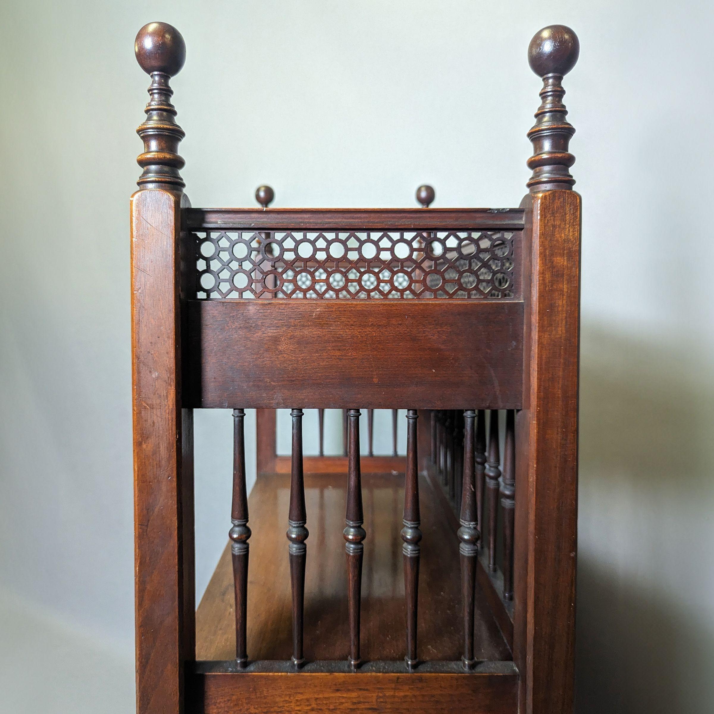 Philip Webb para Morris & Co, un raro soporte para partituras o folios. en venta 6
