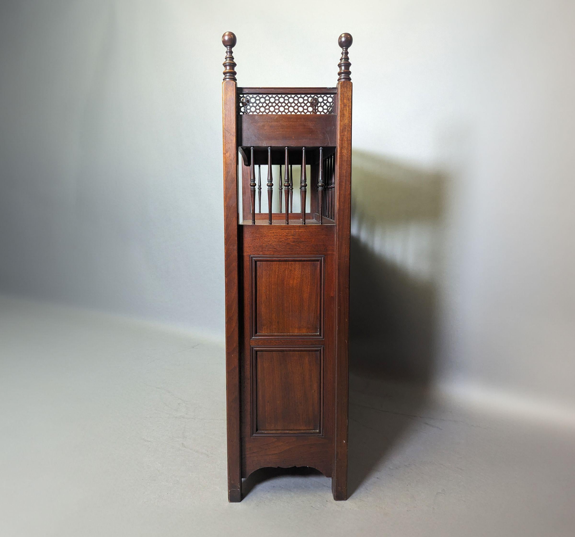 Philip Webb para Morris & Co, un raro soporte para partituras o folios. en Bueno estado para la venta en London, GB