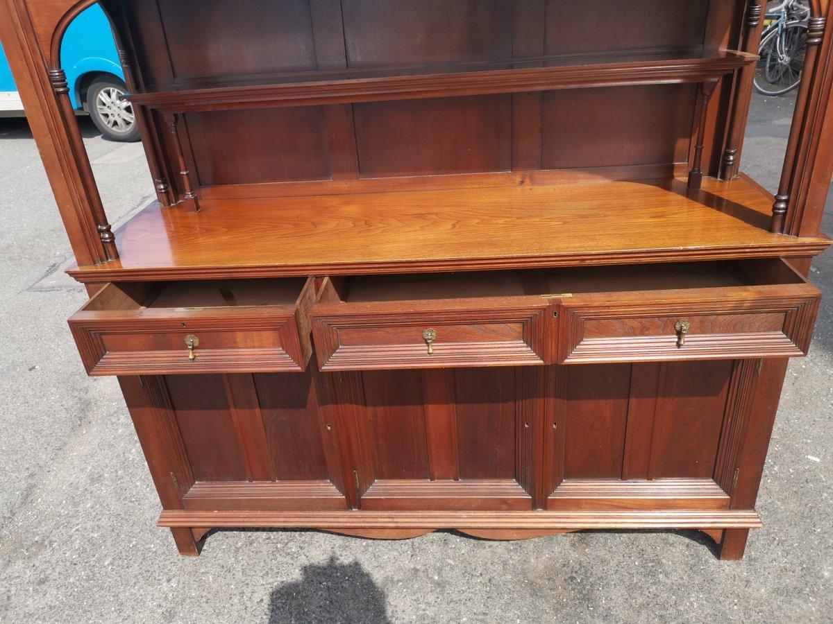 Philip Webb per Morris & Co. Una rara credenza-cassettiera in noce delle Arti e dei Mestieri. in vendita 6