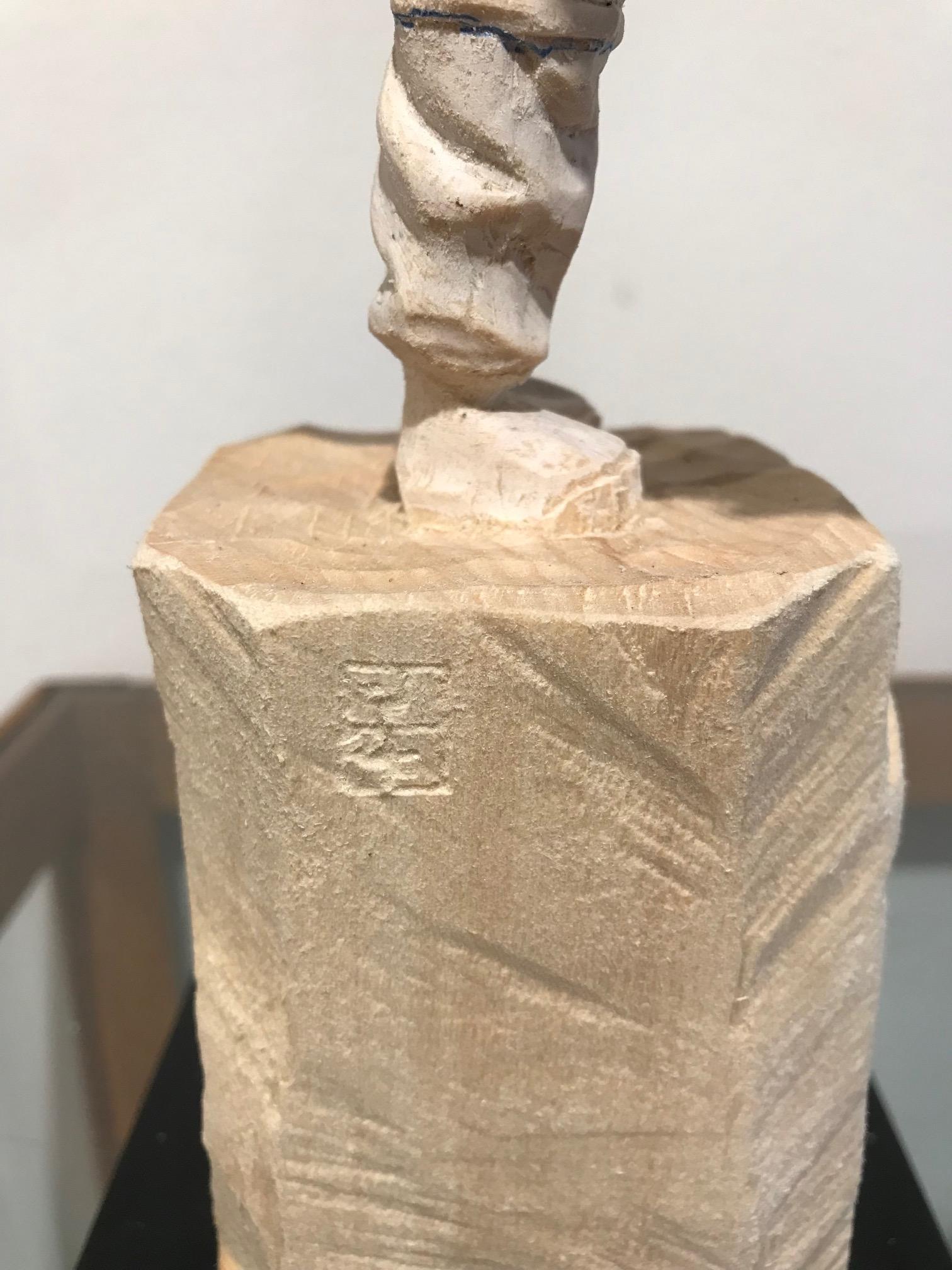 ''Ich liebe dich Mama'' Einzigartige Holzskulptur eines Astronauten mit Blumen 10