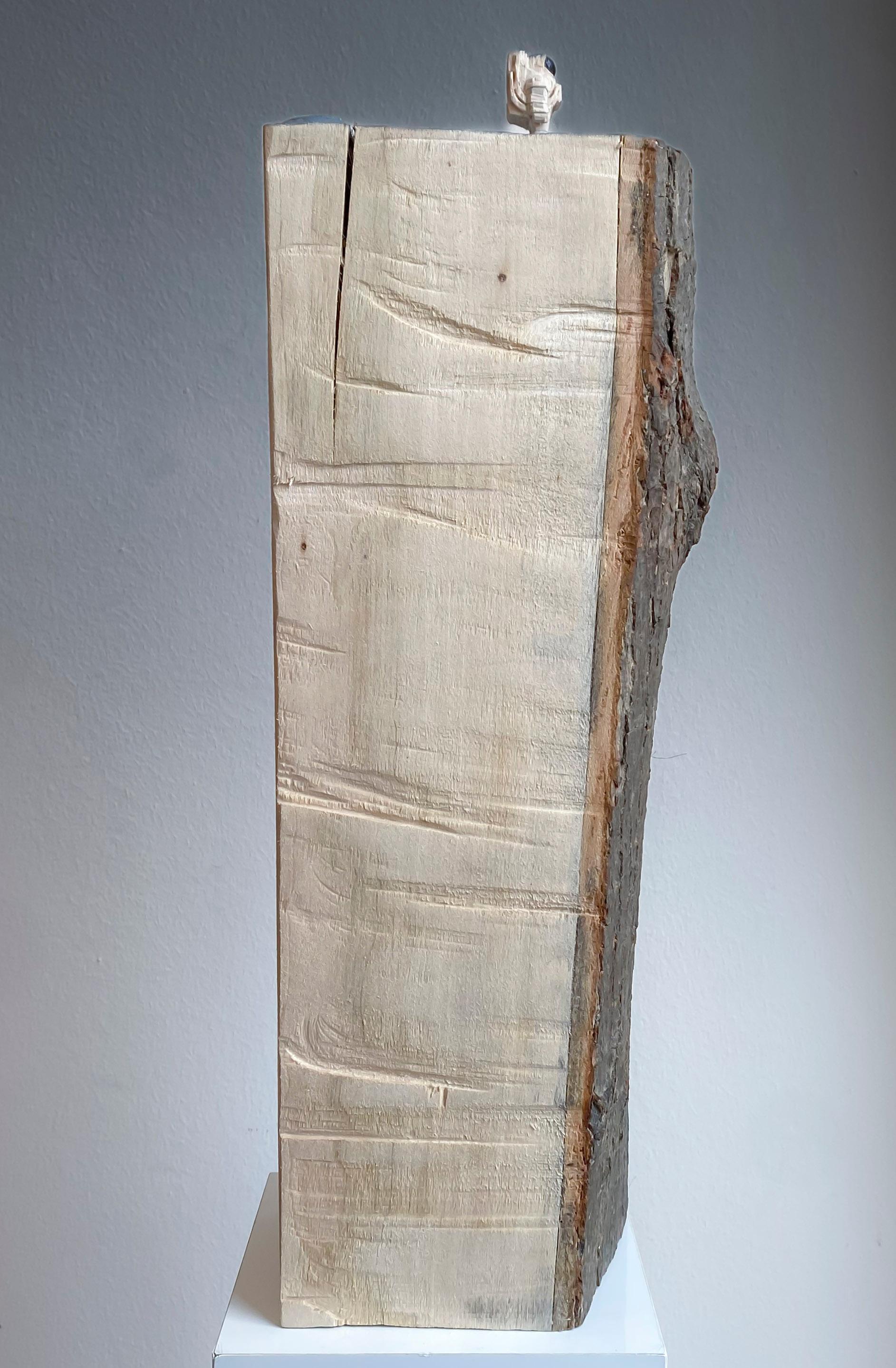 ''Astronautas Solitarios'' Escultura única de madera de astronauta, madera de tilo - Sculpture Contemporáneo de Philipp Liehr