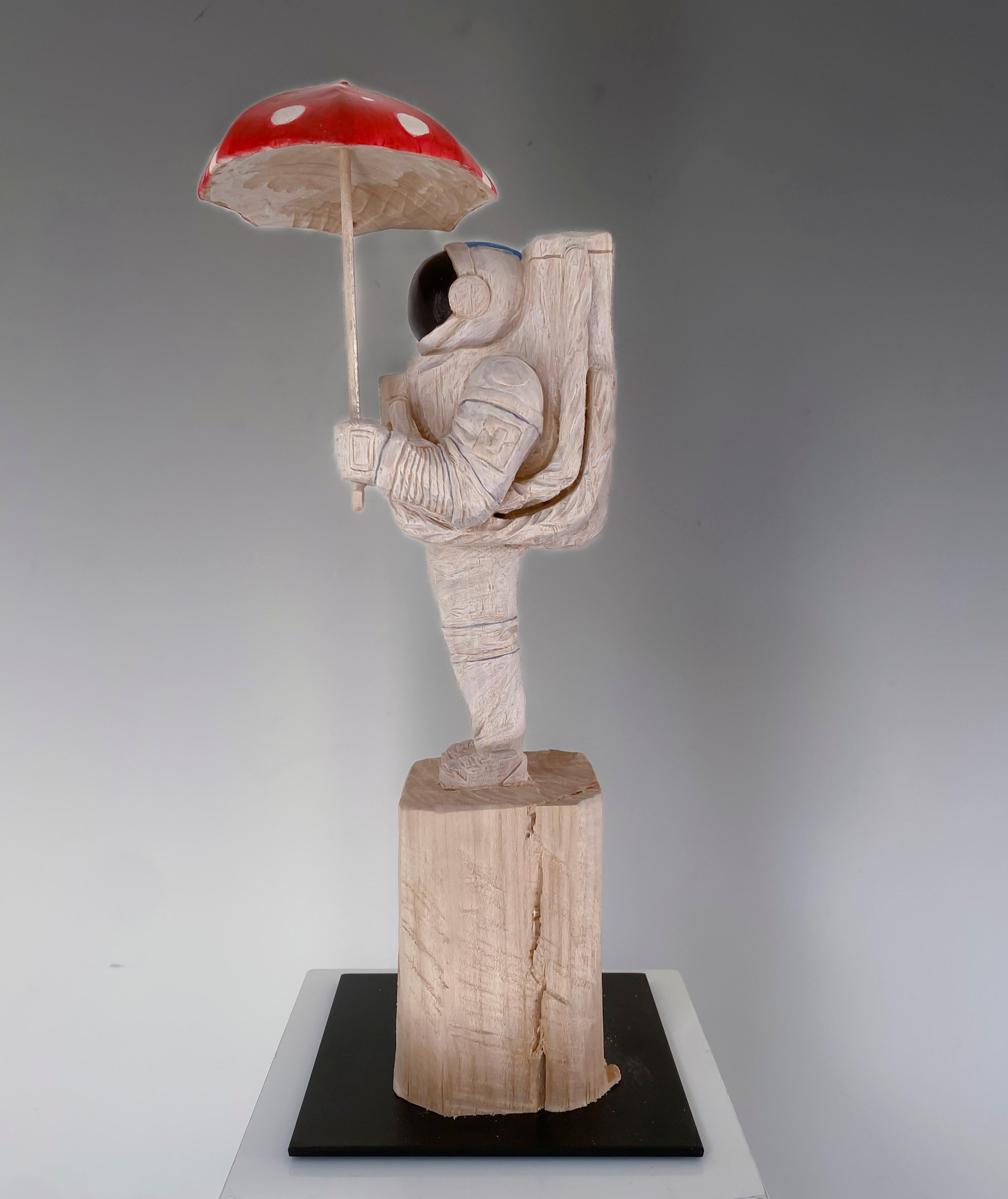''Starfall'' Escultura única de madera de astronauta con paraguas rojo en venta 2