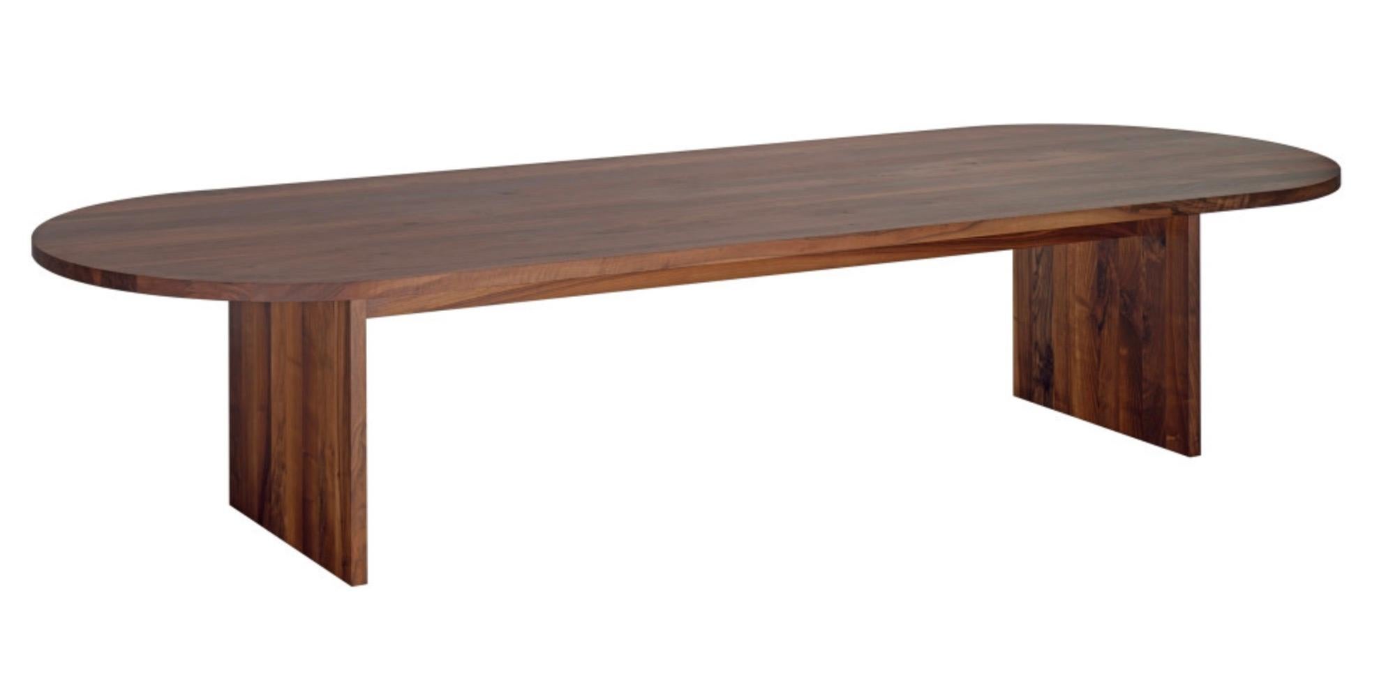 Table ovale 'ASHIDA' de Philipp Mainzer 360 cm en noyer massif pour e15.

Nouveau, production en cours.

Différentes configurations sont possibles, mais ce prix correspond à une table ASHIDA en noyer massif de 360 x 120 x 75 cm avec une sélection