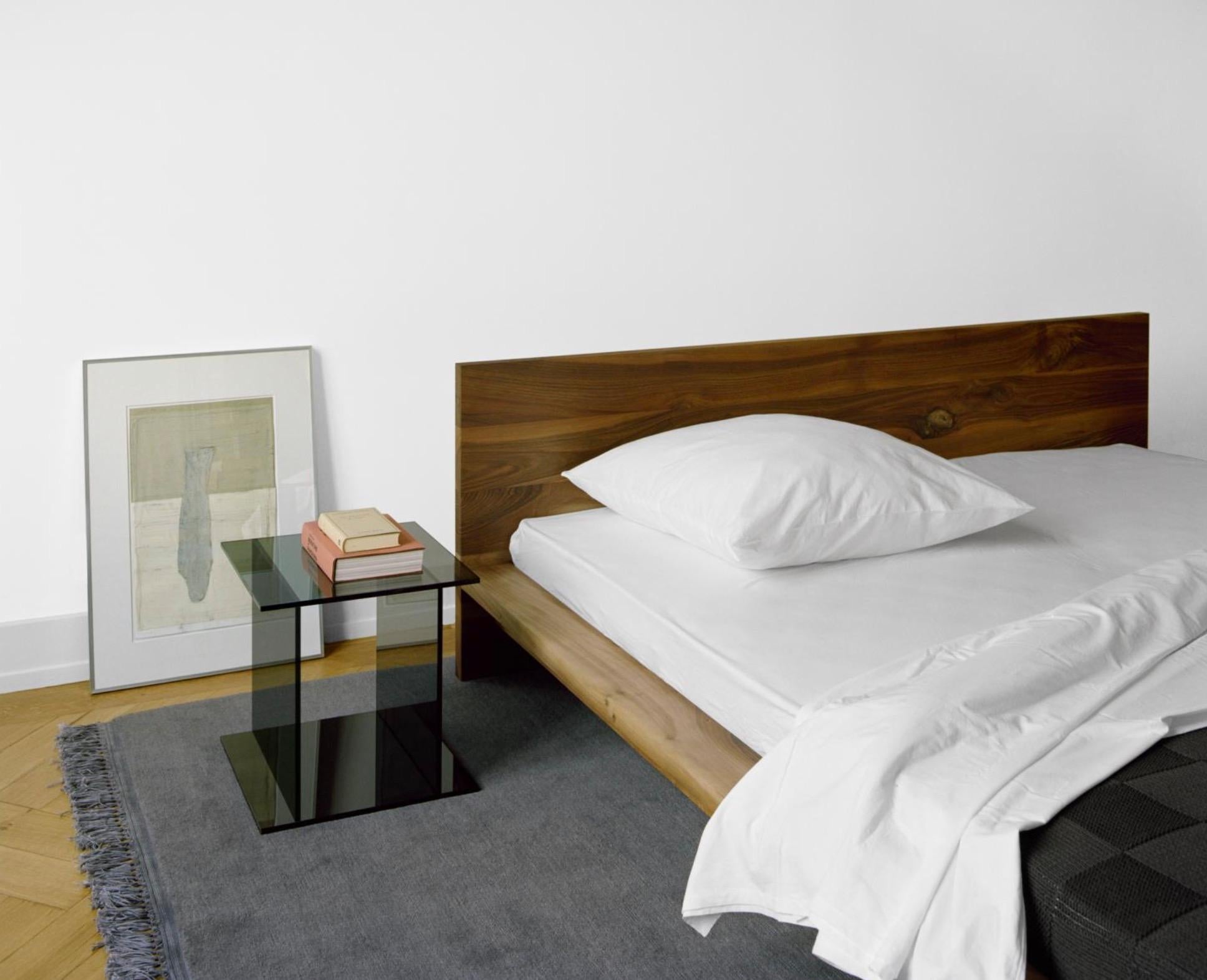 Moderno Letto Kingsize 'SL02 MO' di Philipp Mainzer in noce massiccio per e15 in vendita