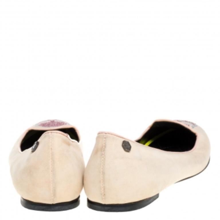 Philipp Plein Beige Suede Diamante Skull Flats Size 40.5 In Good Condition For Sale In Dubai, Al Qouz 2