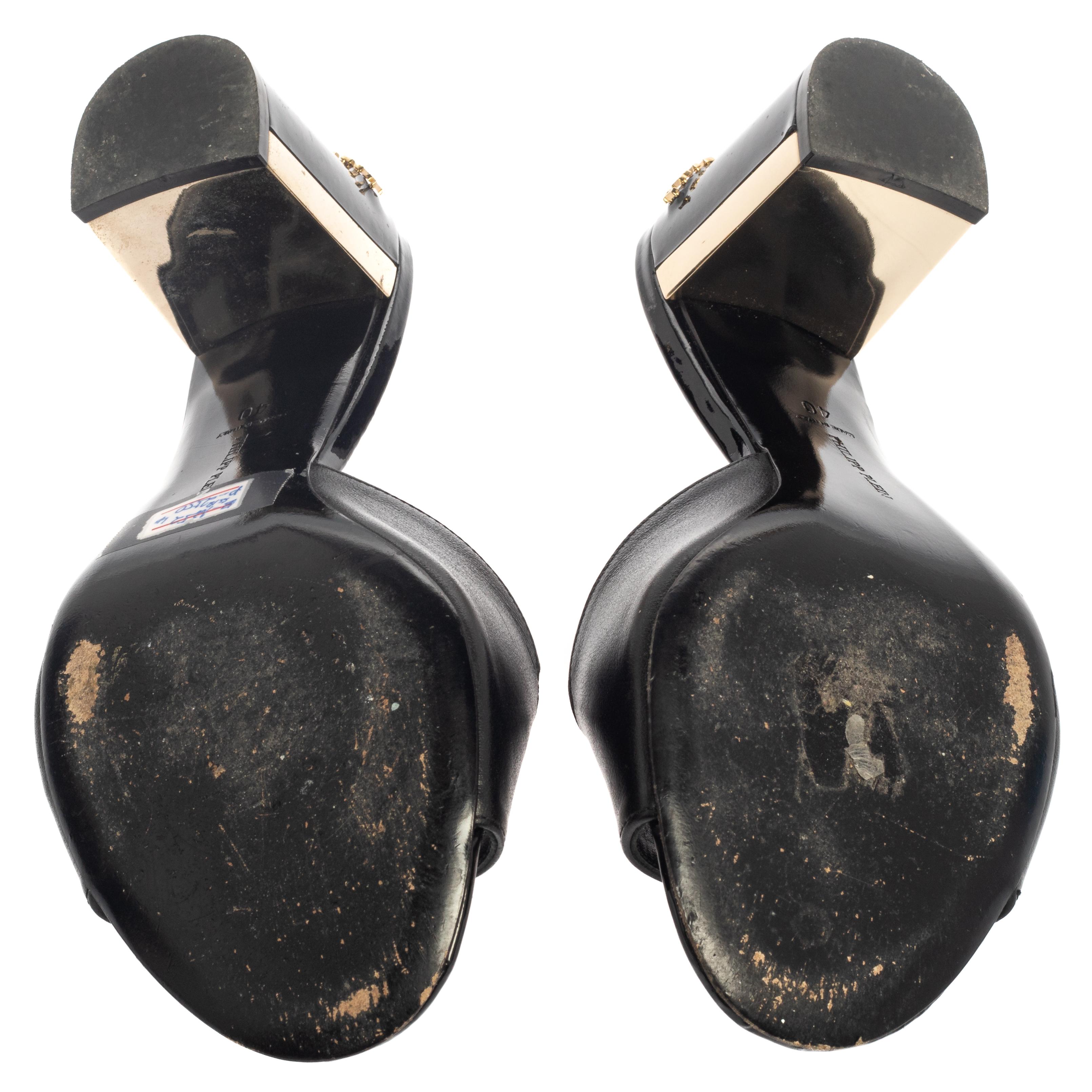 Philipp Plein Black Leather Skull Embellished Slide Sandals Size 40 In Good Condition In Dubai, Al Qouz 2