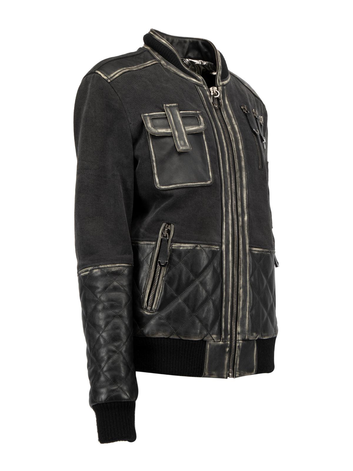 CONDIT ist sehr gut. Kaum sichtbare Abnutzungserscheinungen an der Jacke sind bei diesem gebrauchten Phillip Plein Designer-Wiederverkaufsartikel zu erkennen. 
 

 

 

 Einzelheiten
 

 

 Dunkelgrau
 

 Baumwolle und Leder
 

 Bomberjacke
 

