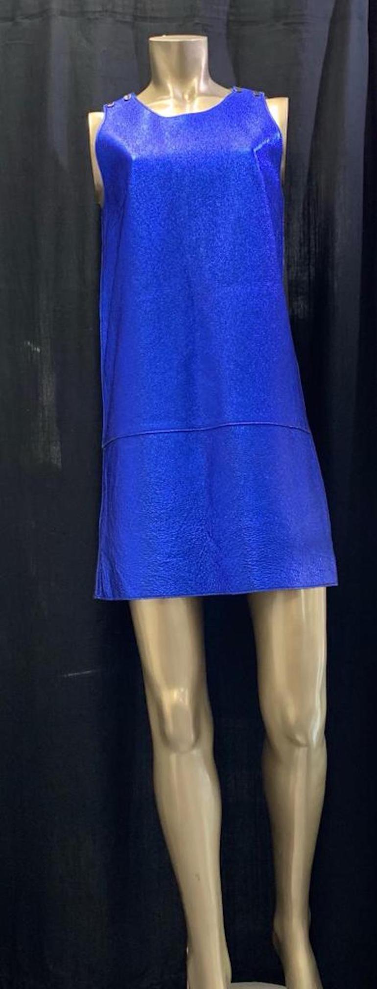 Beautiful Philipp Plein electric blue Dress 100% lamb leather, black back part.
U.S.A. Size: 4 