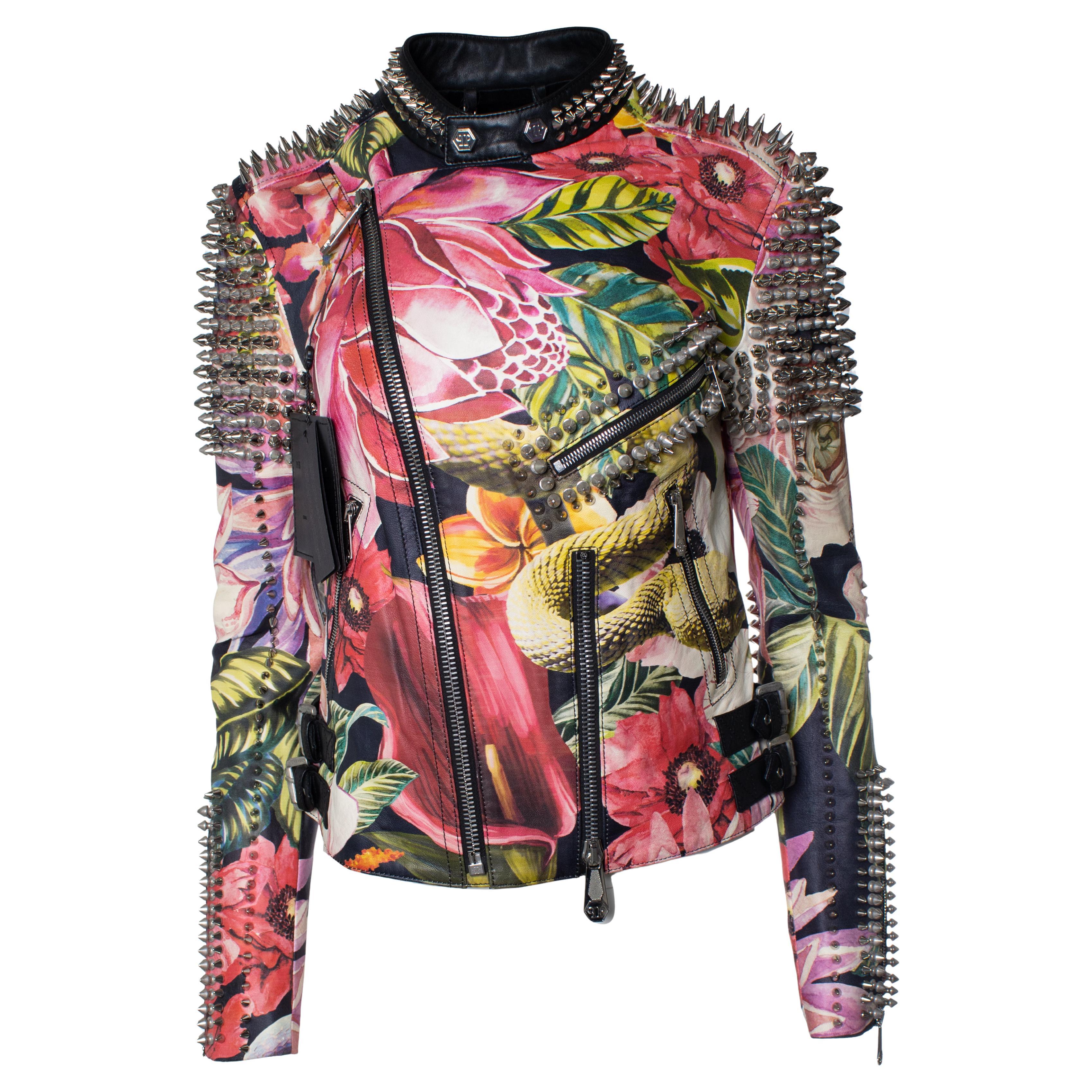 Philipp Plein, giacca biker in pelle floreale con borchie in vendita