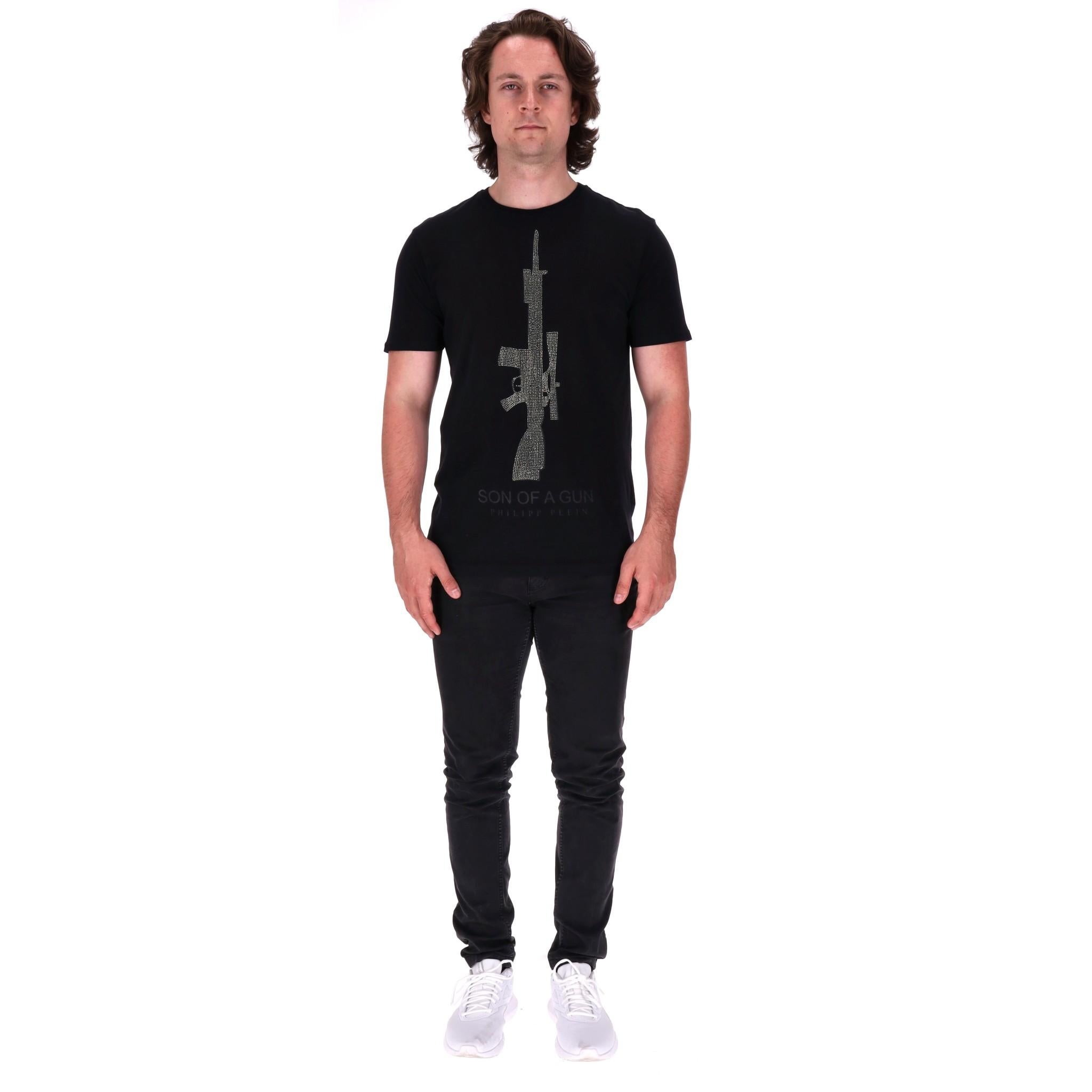 Philipp Plein Gem Embellished Gun T-Shirt

Black t-shirt with the brand's signature Gun design embellished with silver gems.

'Son of a gun' inscription to the front and silver 'Philipp Plein' engraved plaque to the side.

Rrp Approx. £350

Size –