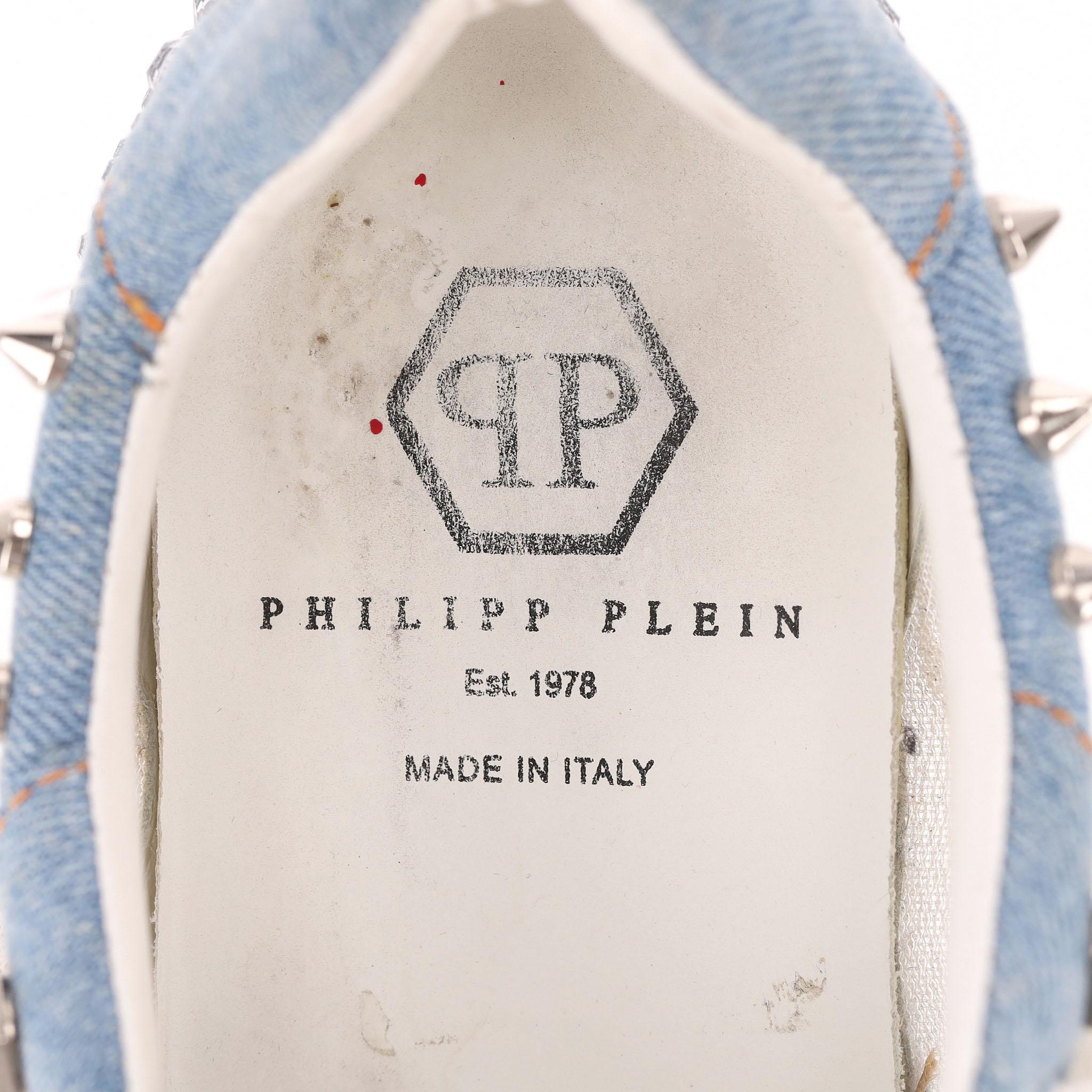 Philipp Plein Denim-Sportschuhe mit Spitze, Kristallen und Nieten verziert im Angebot 1