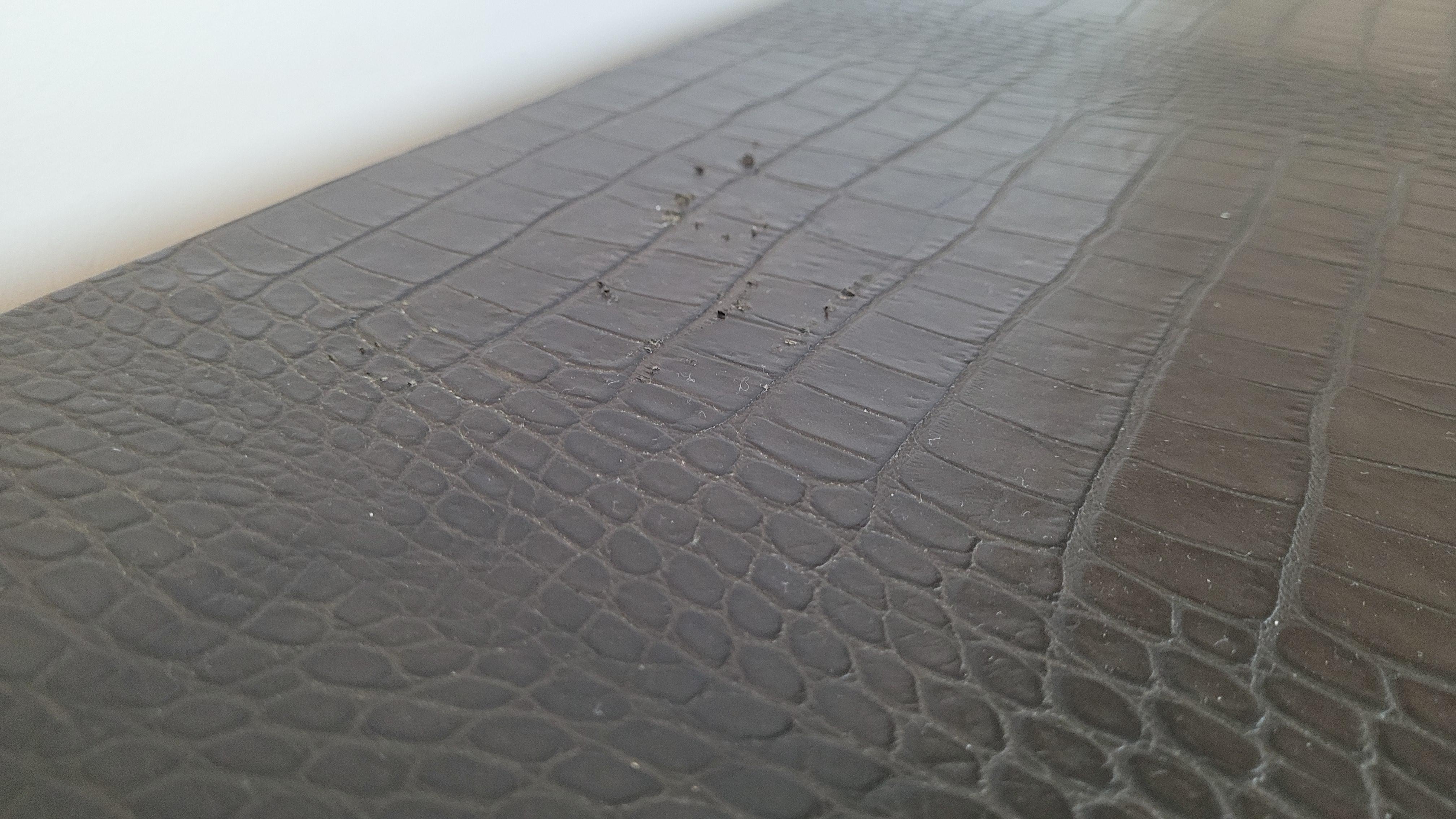  Bureau Philipp Plein  Table noire fendue avec effet peau de crocodile en vente 2