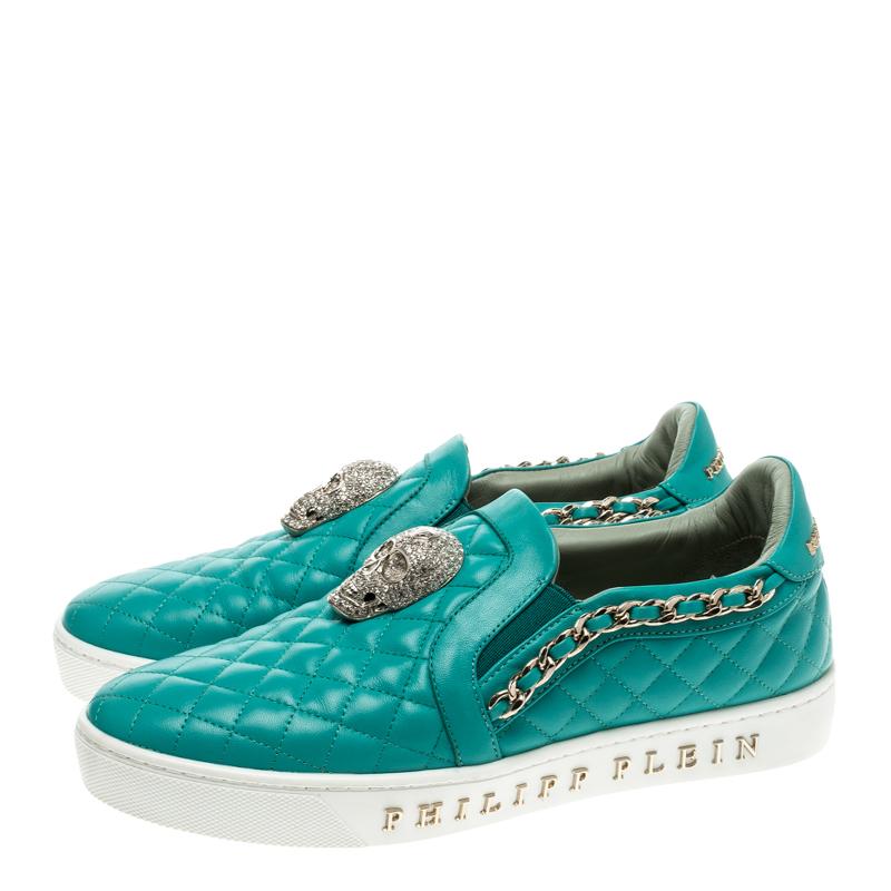 Philipp Plein Quilted Leather Crystal Embellished Skull Slip On Sneakers Size 37 In Good Condition In Dubai, Al Qouz 2