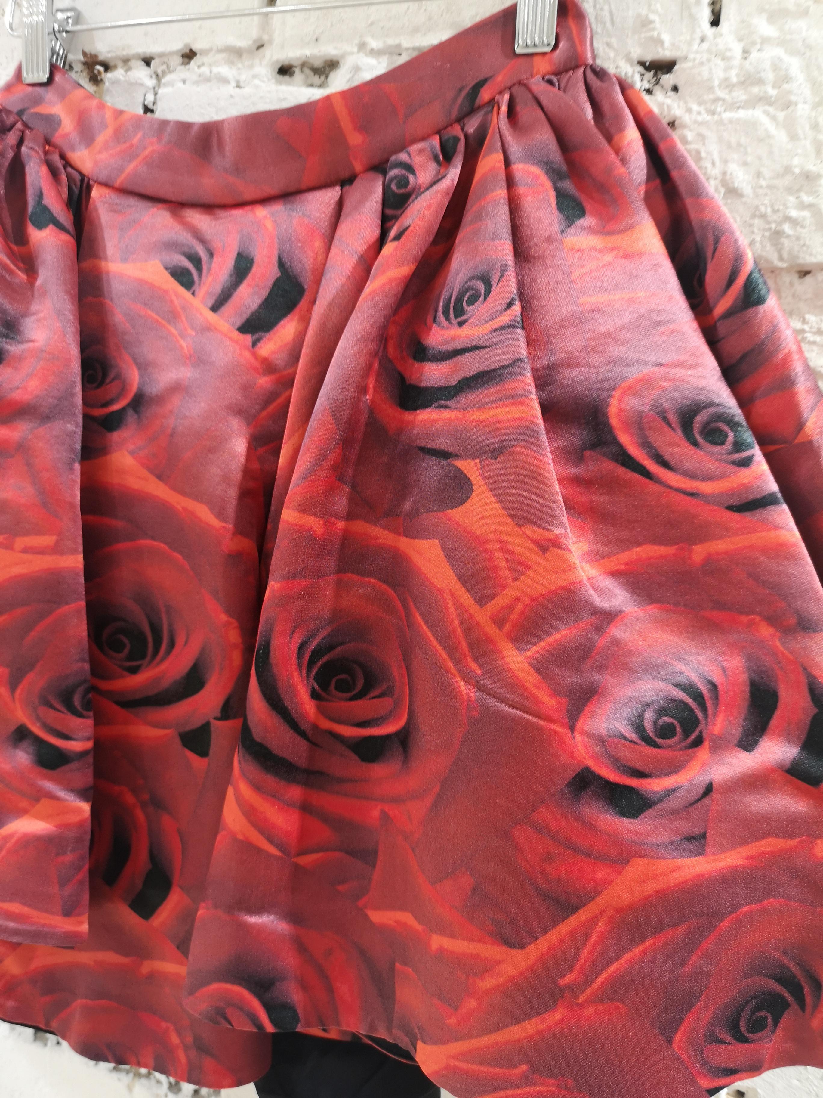 Philipp Plein red roses skirt In Excellent Condition For Sale In Capri, IT