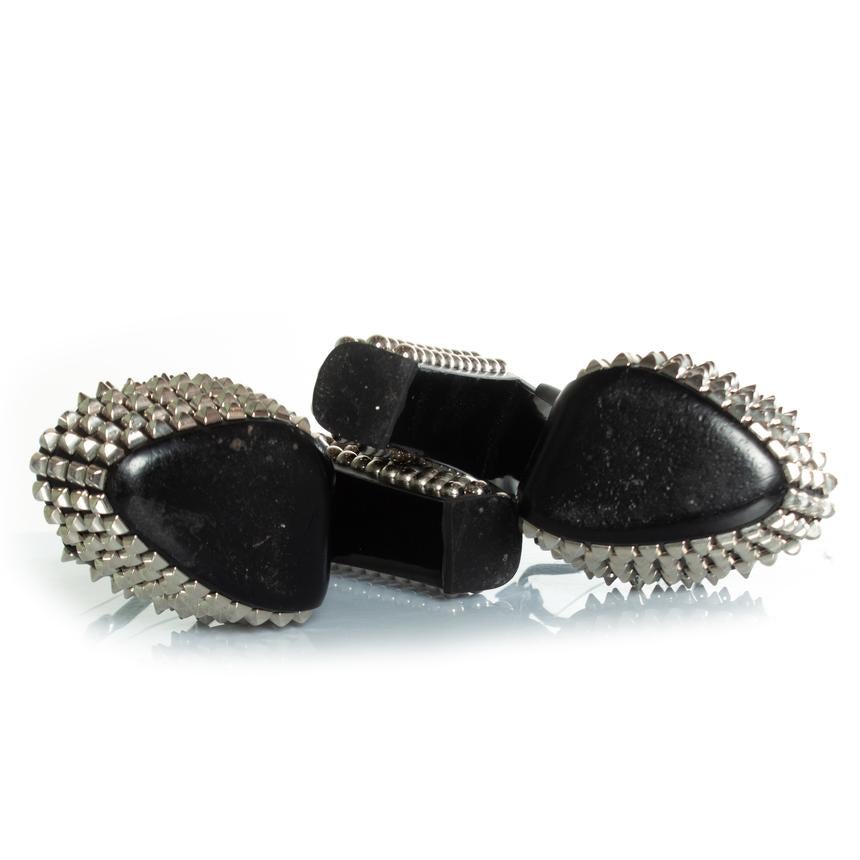 Philipp Plein, Studded platform sandals. The item has been worn once and is is in good condition. 

CONDITION: good condition

SIZE: 37

INSOLE MEASUREMENTS: 24.5 cm

HEEL MEASUREMENTS: 14 cm PLATFORM: 4.5 cm

MATERIAL: leather

COLOUR: black