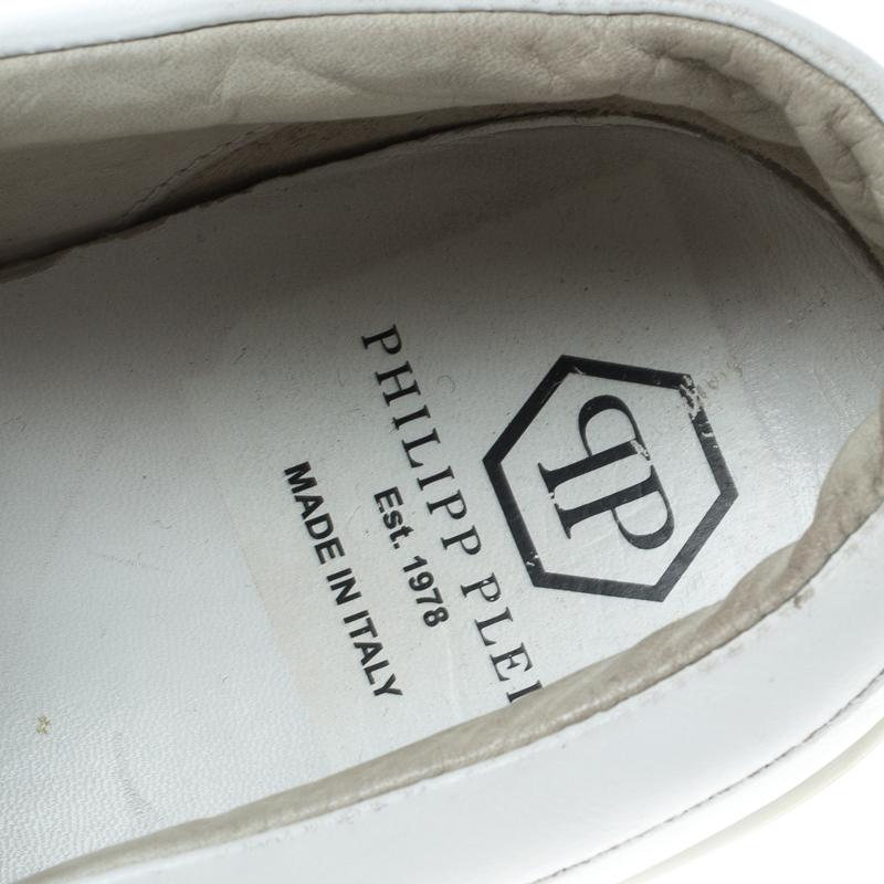Philipp Plein White Leather Slip On Sneakers Size 44 In Good Condition For Sale In Dubai, Al Qouz 2