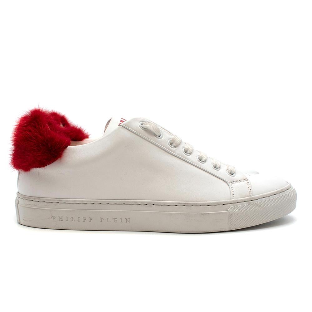 Philipp Plein White Leather Lo-Top Sneakers with Red Fur Detail

-Classic style with a twist 
-